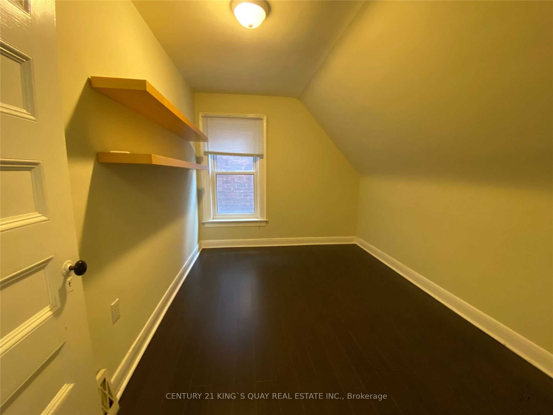 154 Sorauren Avenue 3rd Flr, Toronto, ON M6R 2E5 photo 5