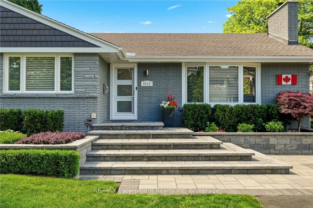 2113 Courtland Drive, Burlington, ON L7R 1R7 photo 5