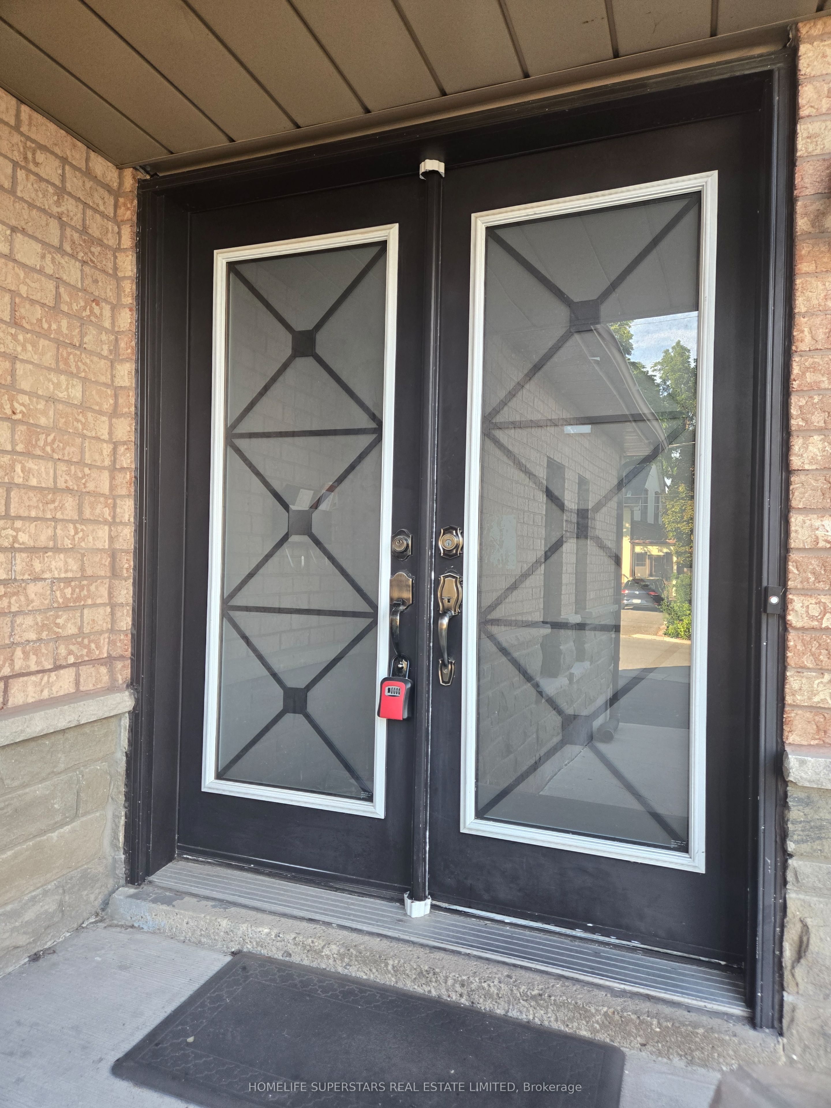 14 Archibald Street, Brampton, ON L6X 1L9 photo 2
