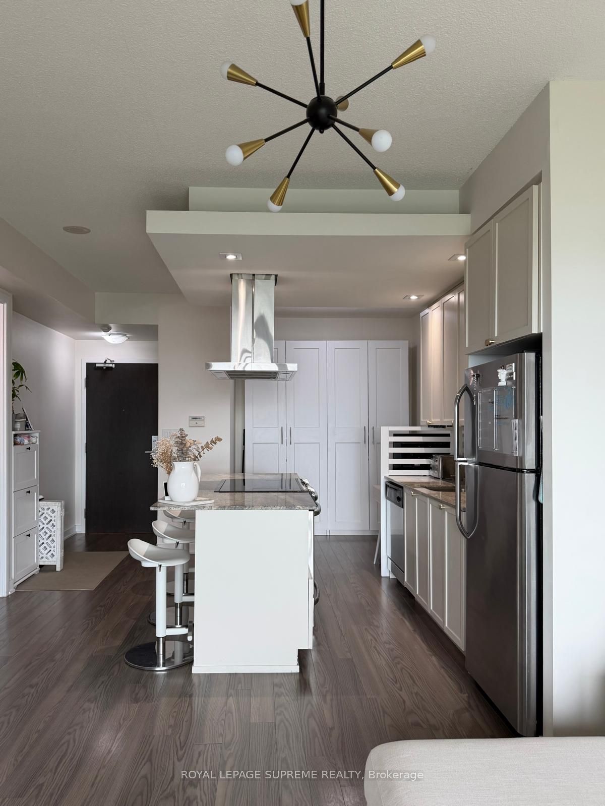 165 Legion Road 1429, Toronto, ON M8Y 0B3