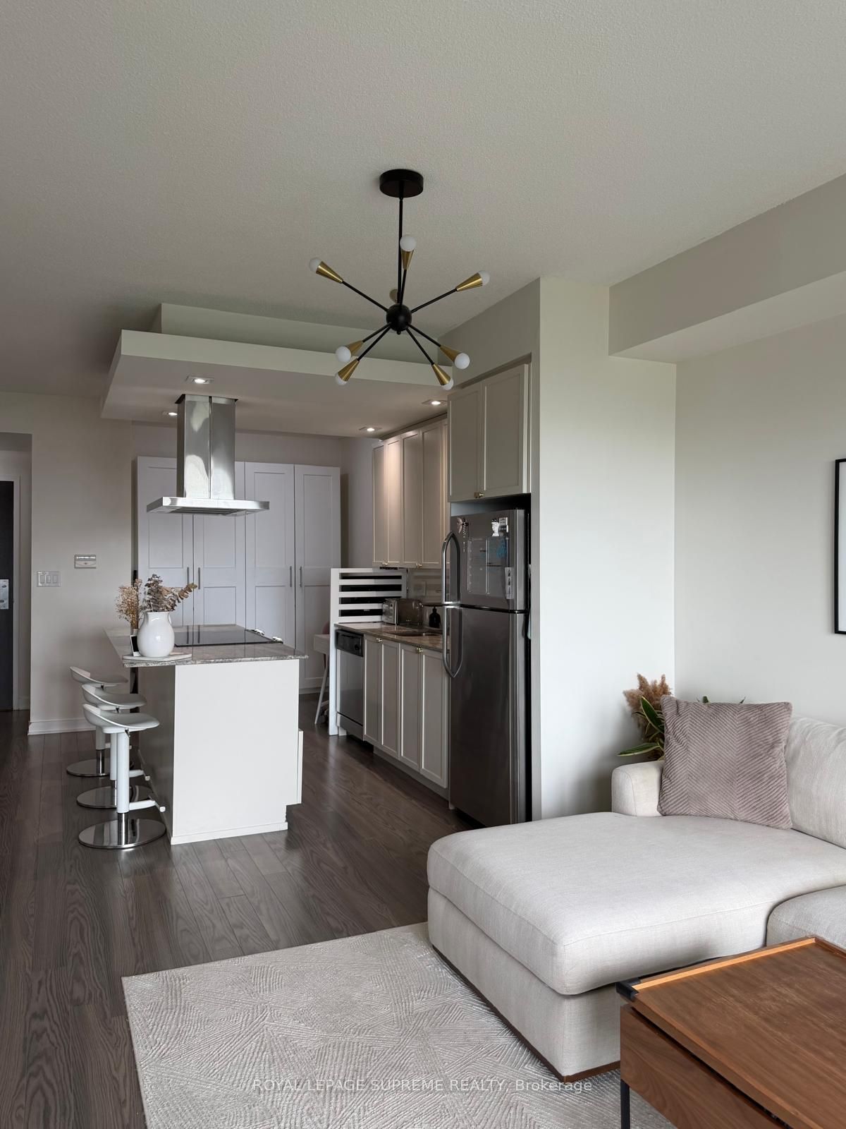 165 Legion Road 1429, Toronto, ON M8Y 0B3 photo 3