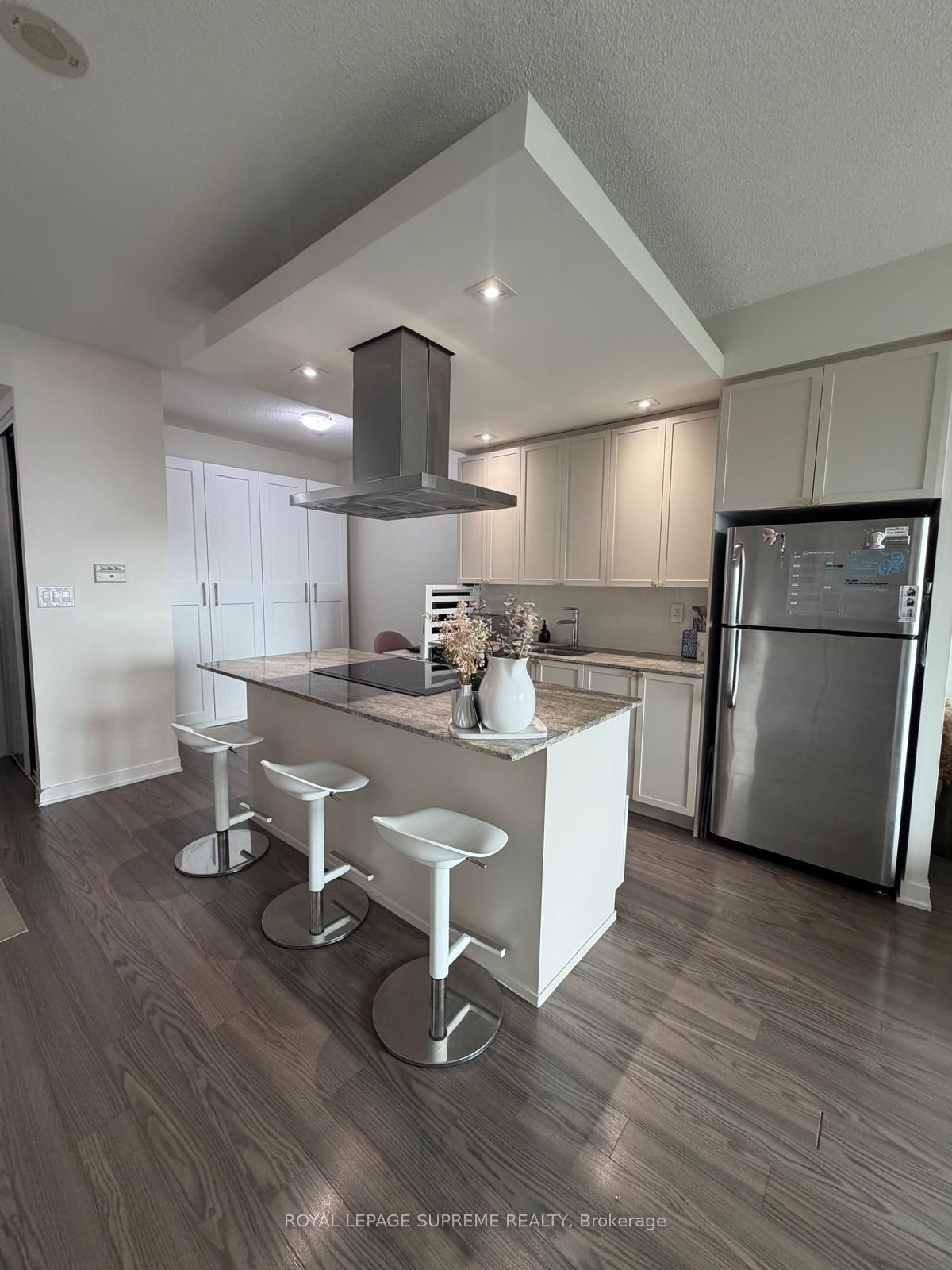 165 Legion Road 1429, Toronto, ON M8Y 0B3 photo 4