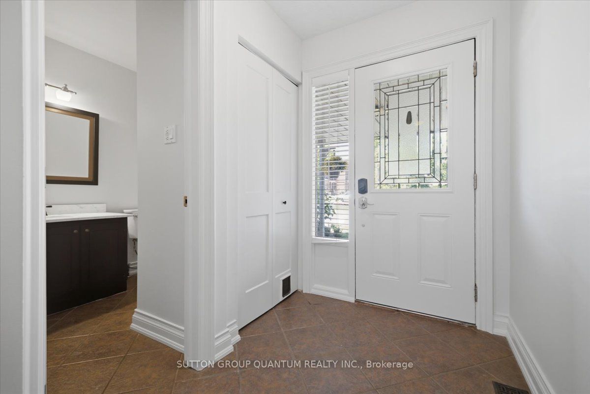 5061 Pinedale Avenue 102, Burlington, ON L7L 5J6 photo 3