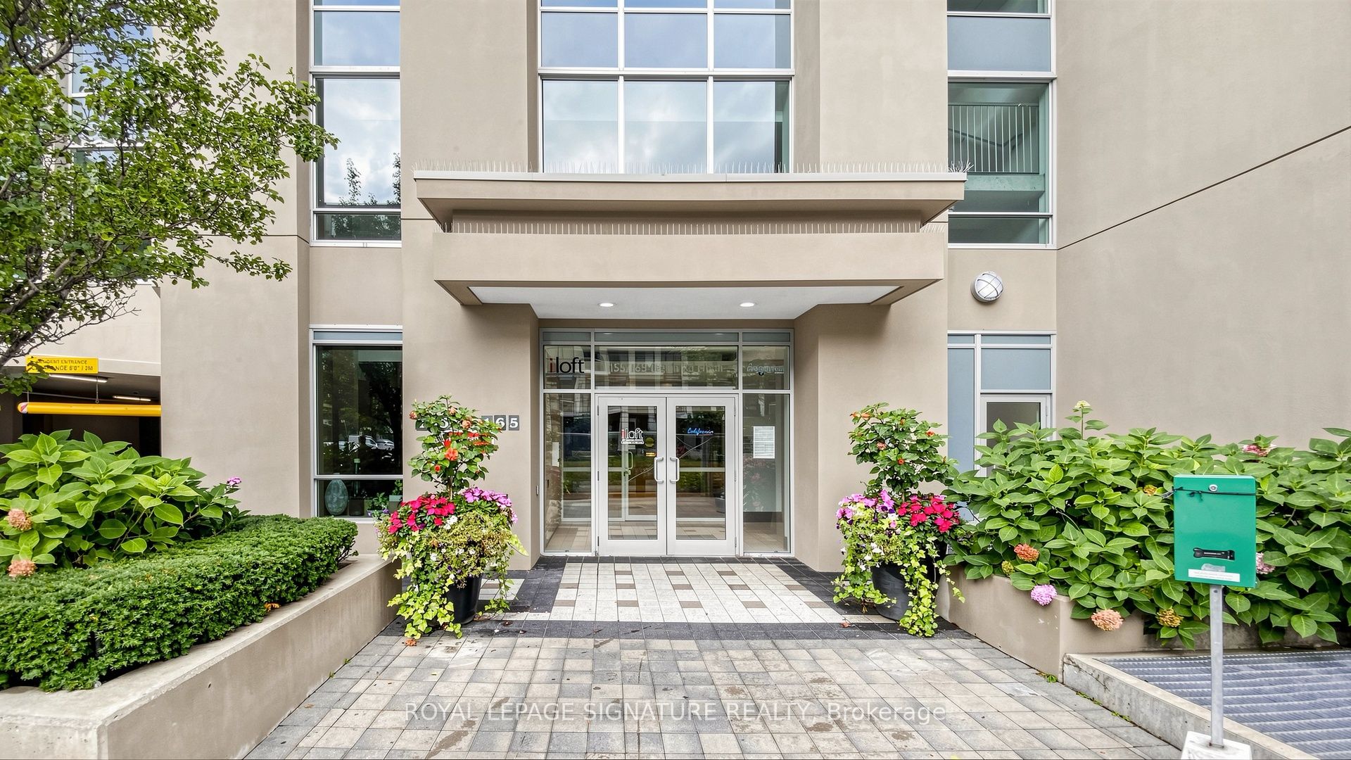 165 Legion Road 2524, Toronto, ON M8Y 0B3 photo 2