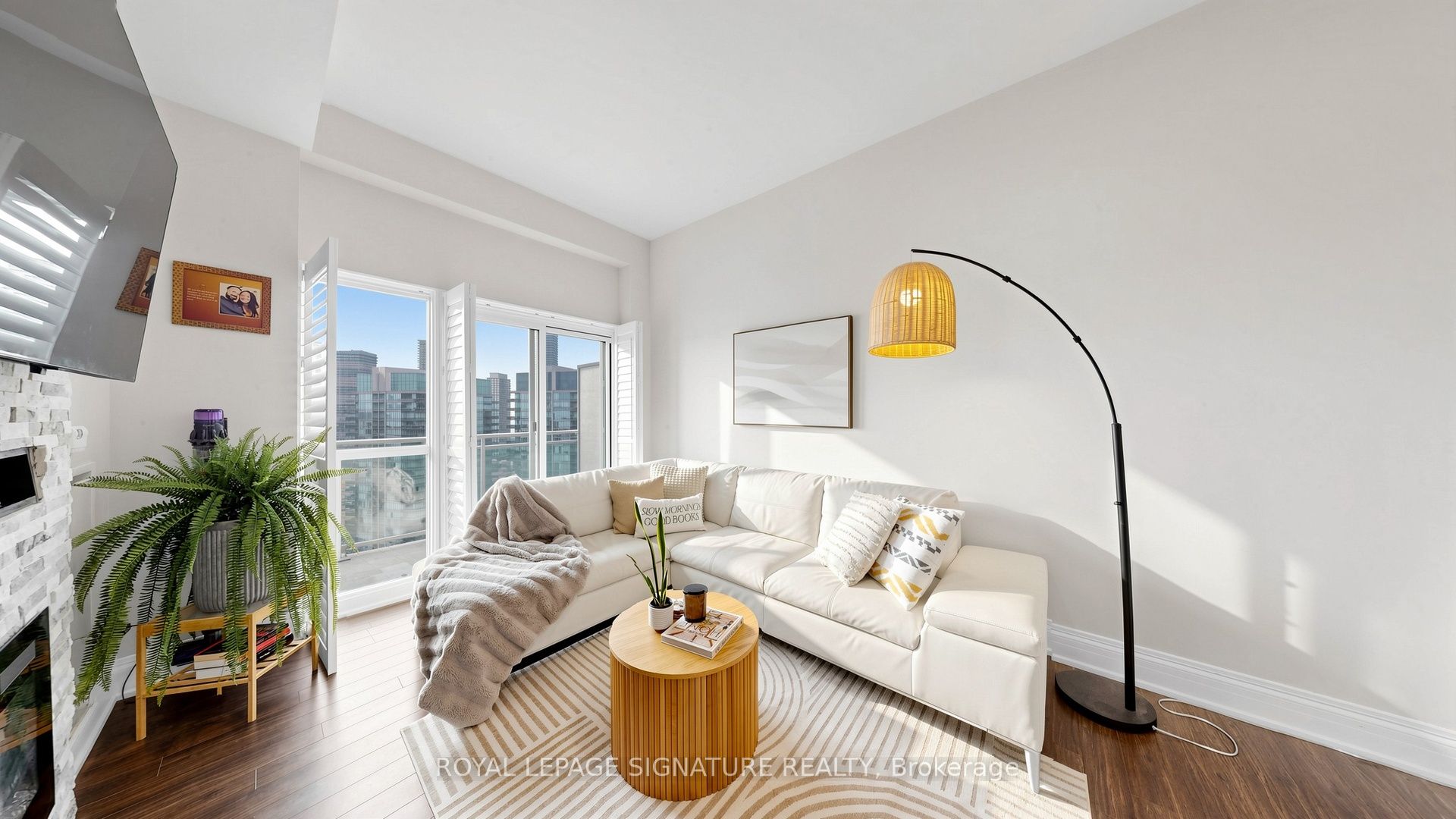 165 Legion Road 2524, Toronto, ON M8Y 0B3 photo 5