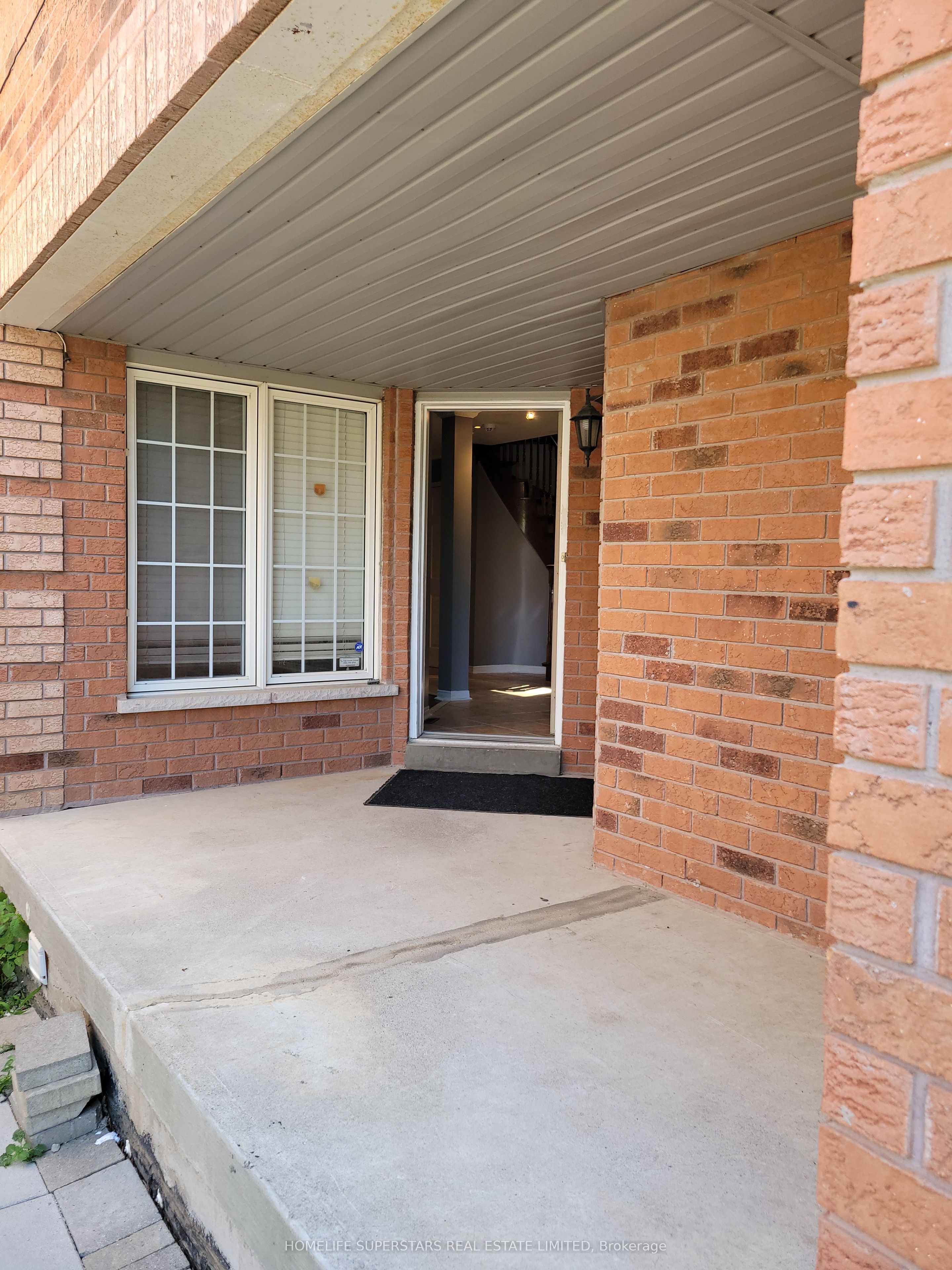 3784 Forest Bluff Crescent, Mississauga, ON L5N 7T8 photo 2