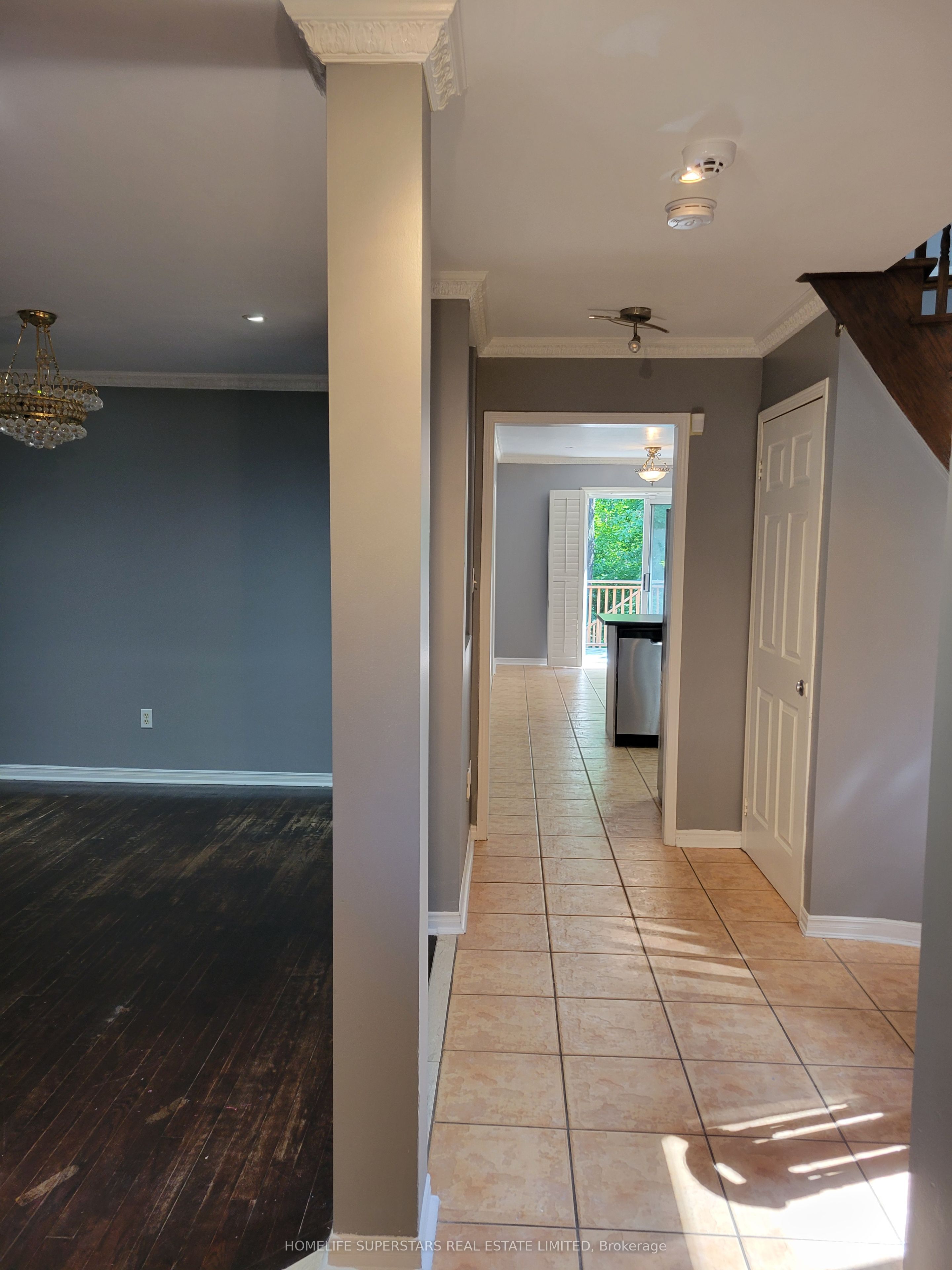 3784 Forest Bluff Crescent, Mississauga, ON L5N 7T8 photo 3