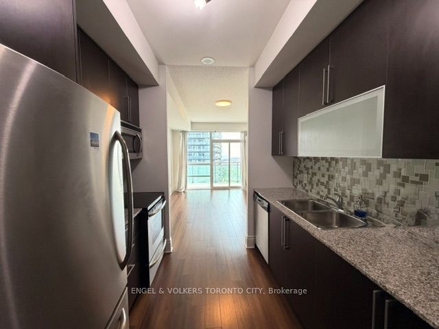 16 Brookers Lane 2410, Toronto, ON M8V 0A5 photo 4
