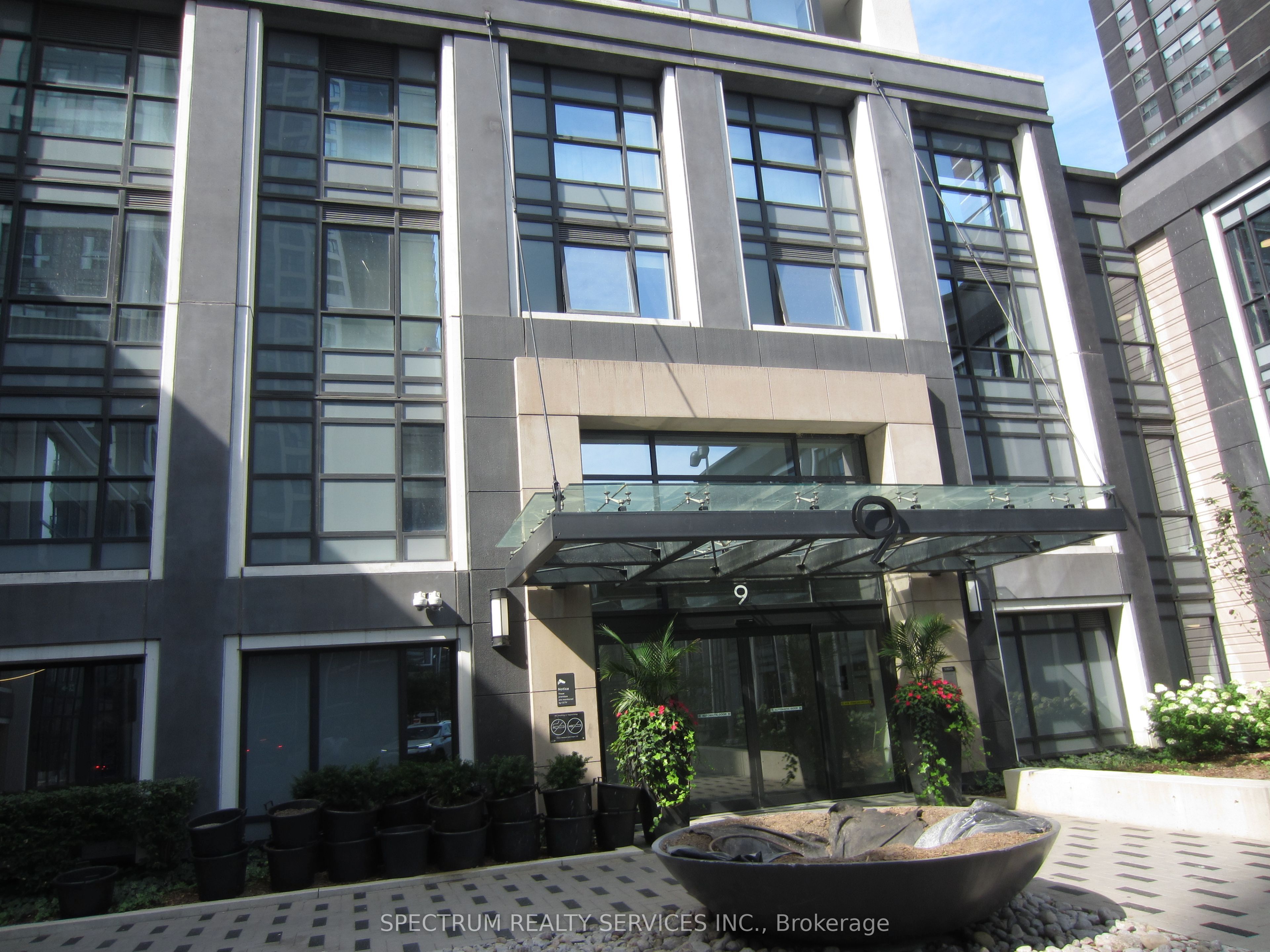 9 Mabelle Avenue 3325, Toronto, ON M9A 4X7