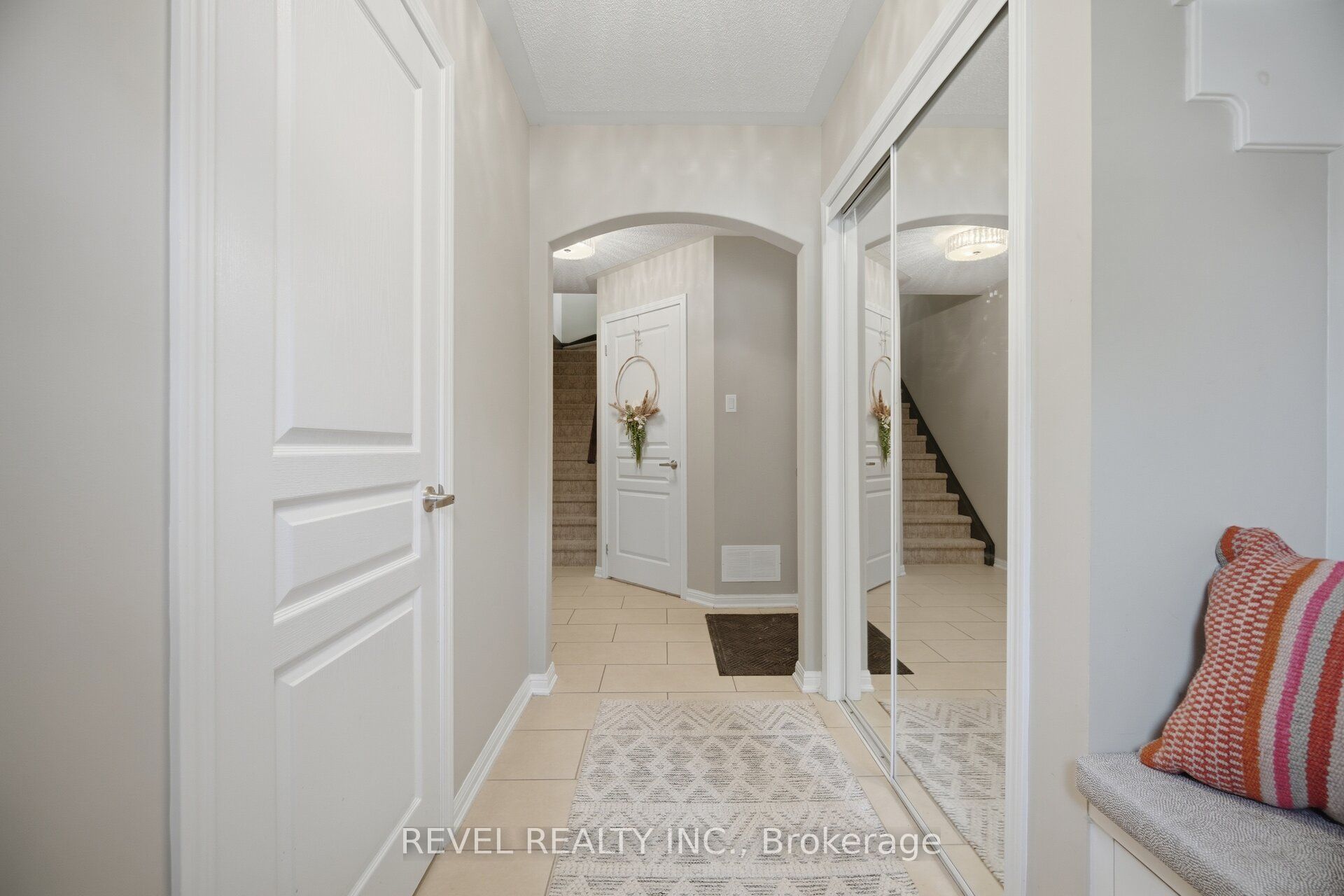 739 CHALLINOR Terrace, Milton, ON L9T 7V5 photo 3