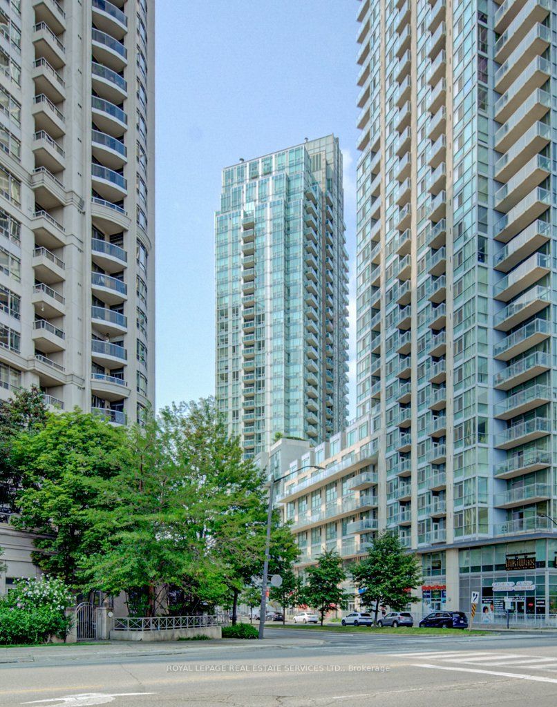 3939 Duke Of York Boulevard 1201, Mississauga, ON L5B 4N2