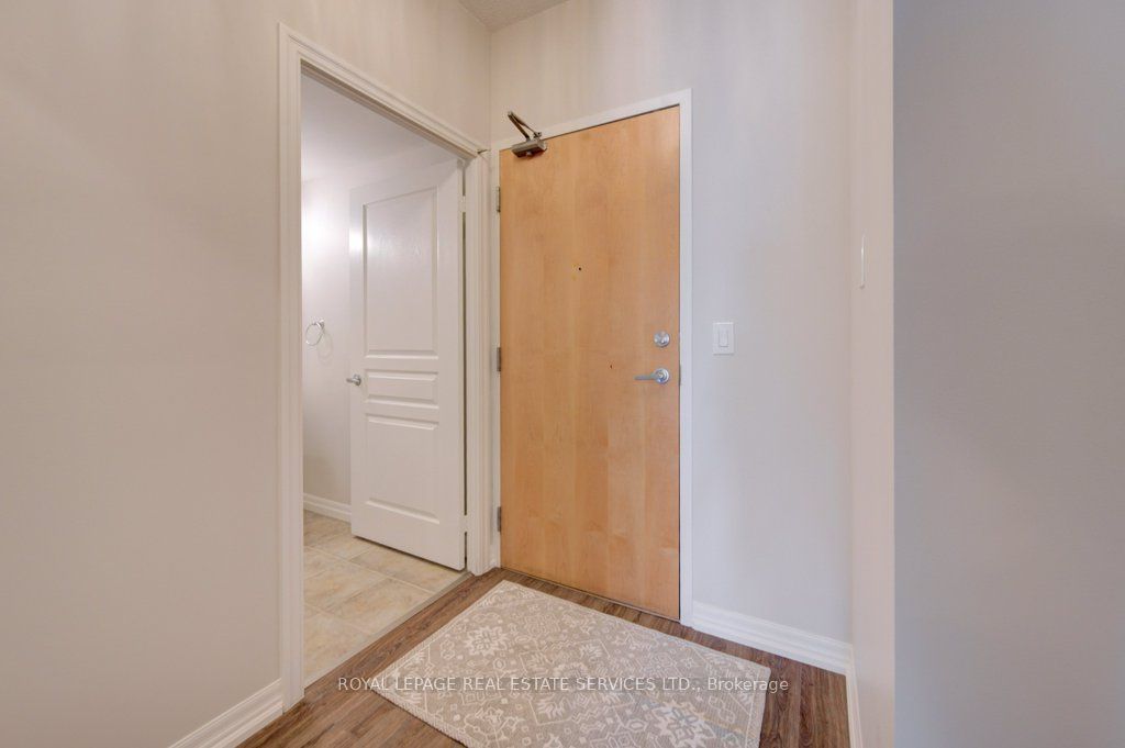 3939 Duke Of York Boulevard 1201, Mississauga, ON L5B 4N2 photo 2