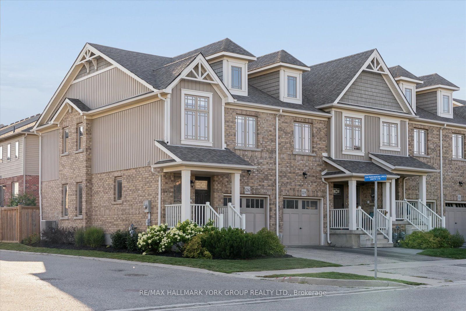 126 Parkinson Crescent, Orangeville, ON L9W 6X3 photo 3