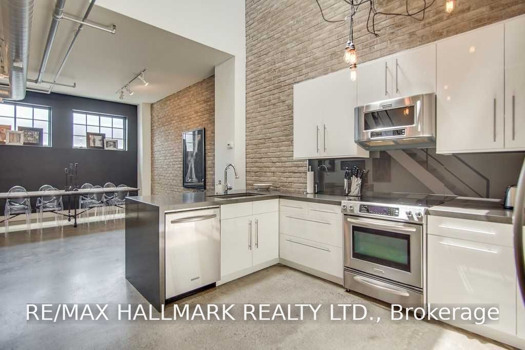 6 Bartlett Avenue 7, Toronto, ON M6H 3E8 photo 2