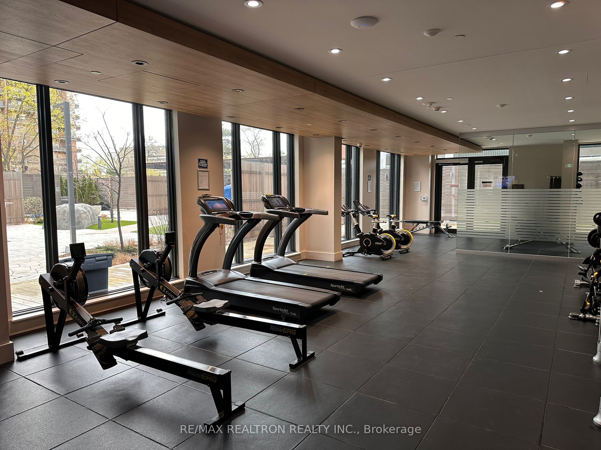 21 Park Street E 612, Mississauga, ON L5G 1L7 photo 5