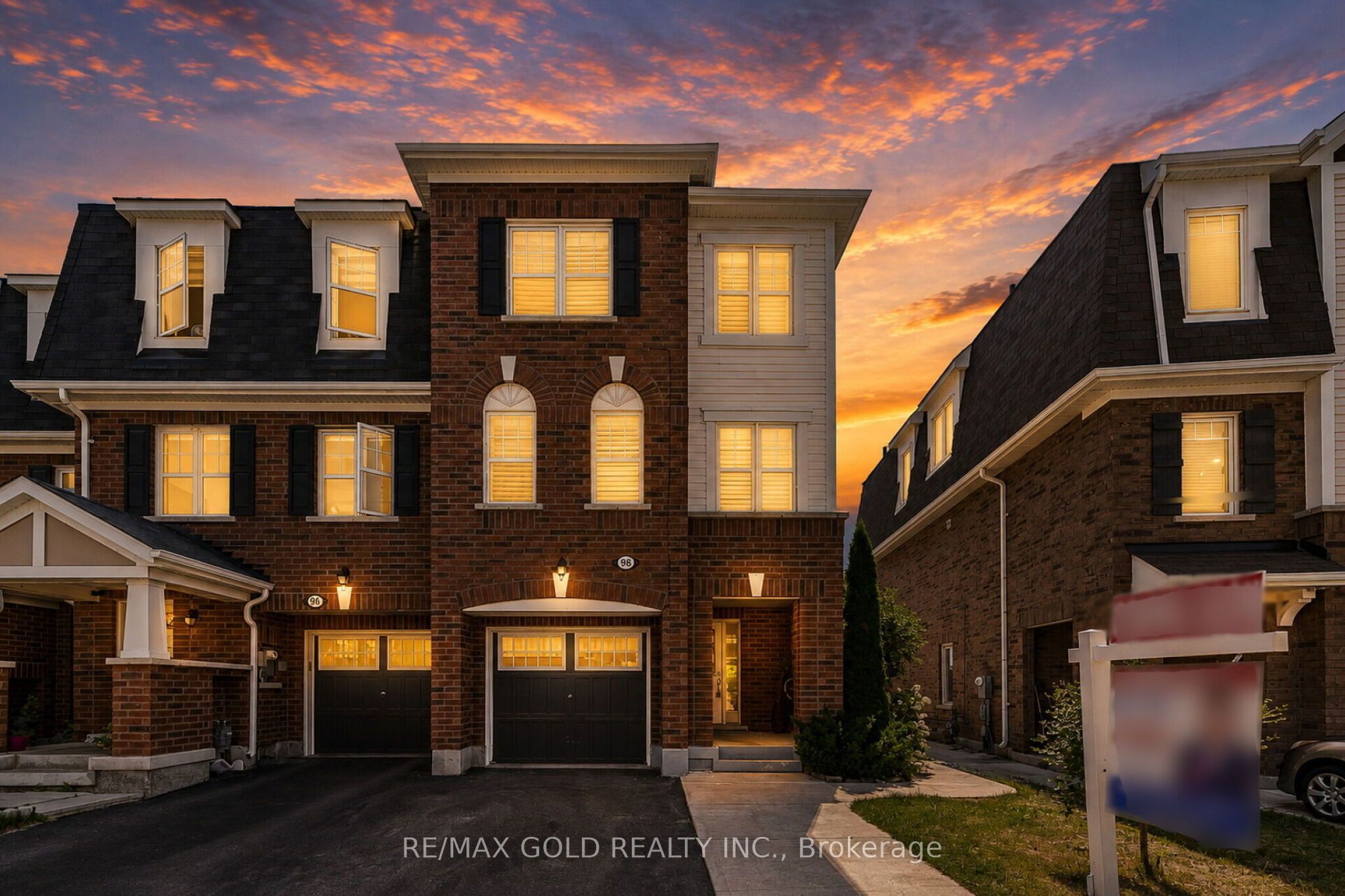 98 Bannister Crescent, Brampton, ON L7A 4H4 photo 2