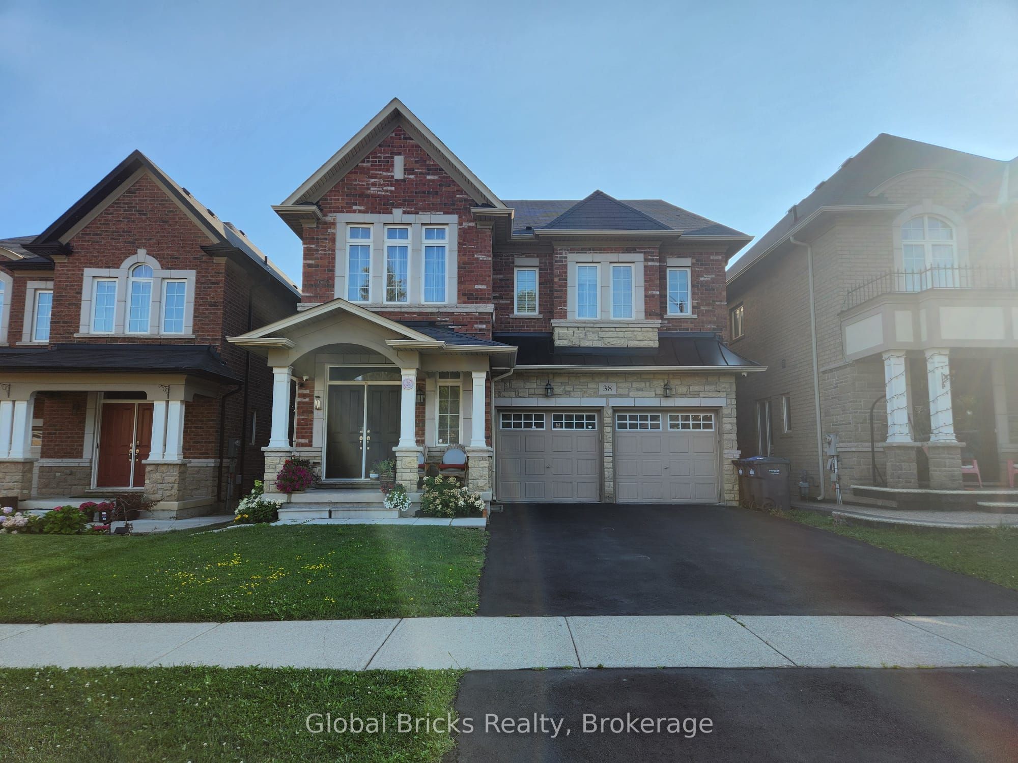 38 Monkton Circle, Brampton, ON L6Y 0B7
