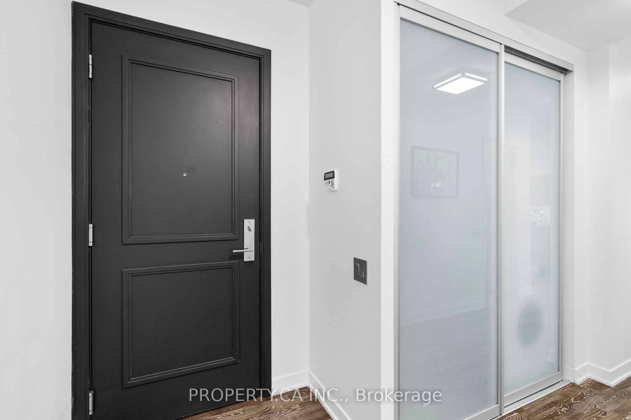 90 Park Lawn Road 1211, Toronto, ON M8Y 0B6 photo 5