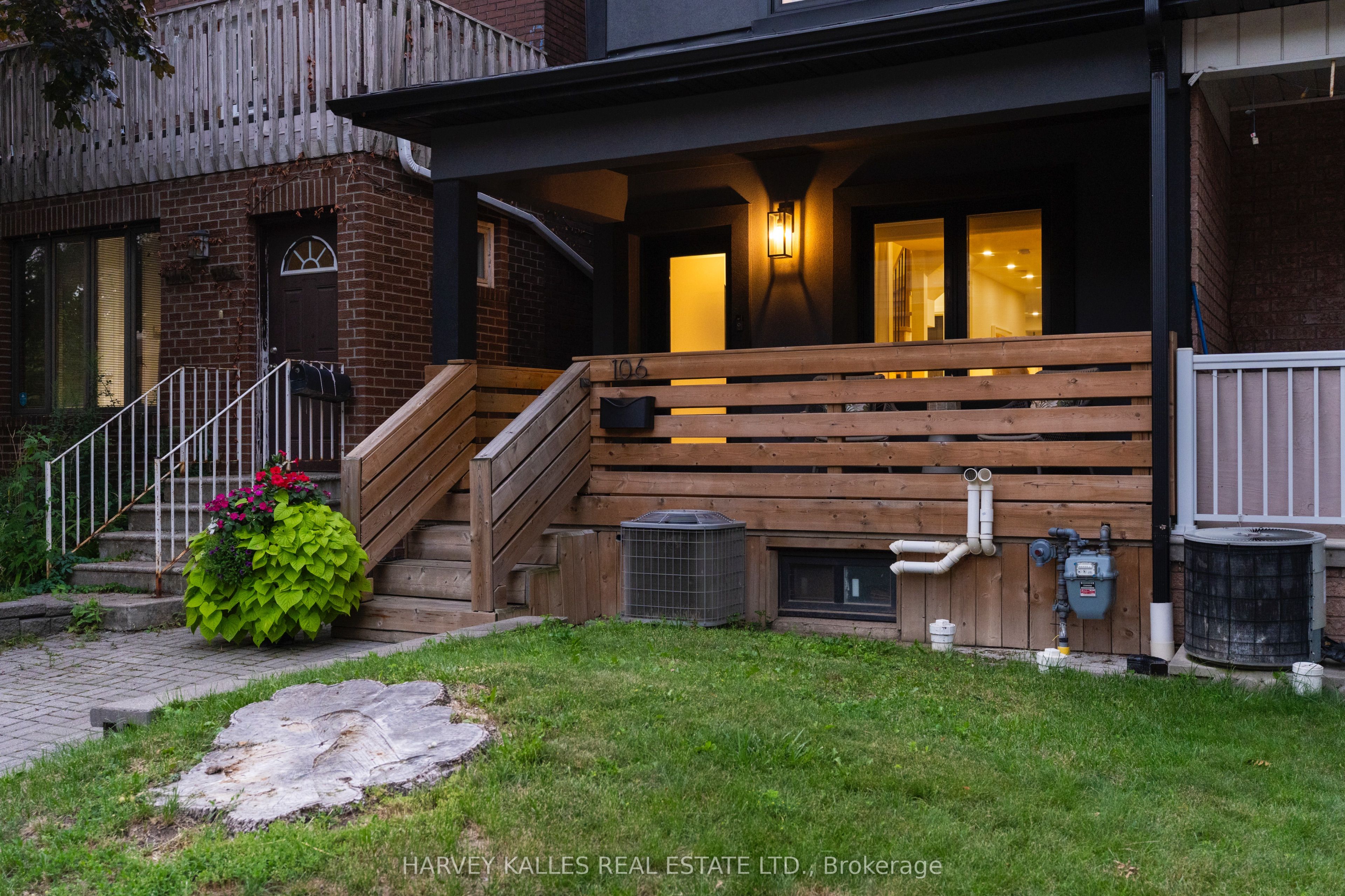 106 Hope Street, Toronto, ON M6E 1J9 photo 2