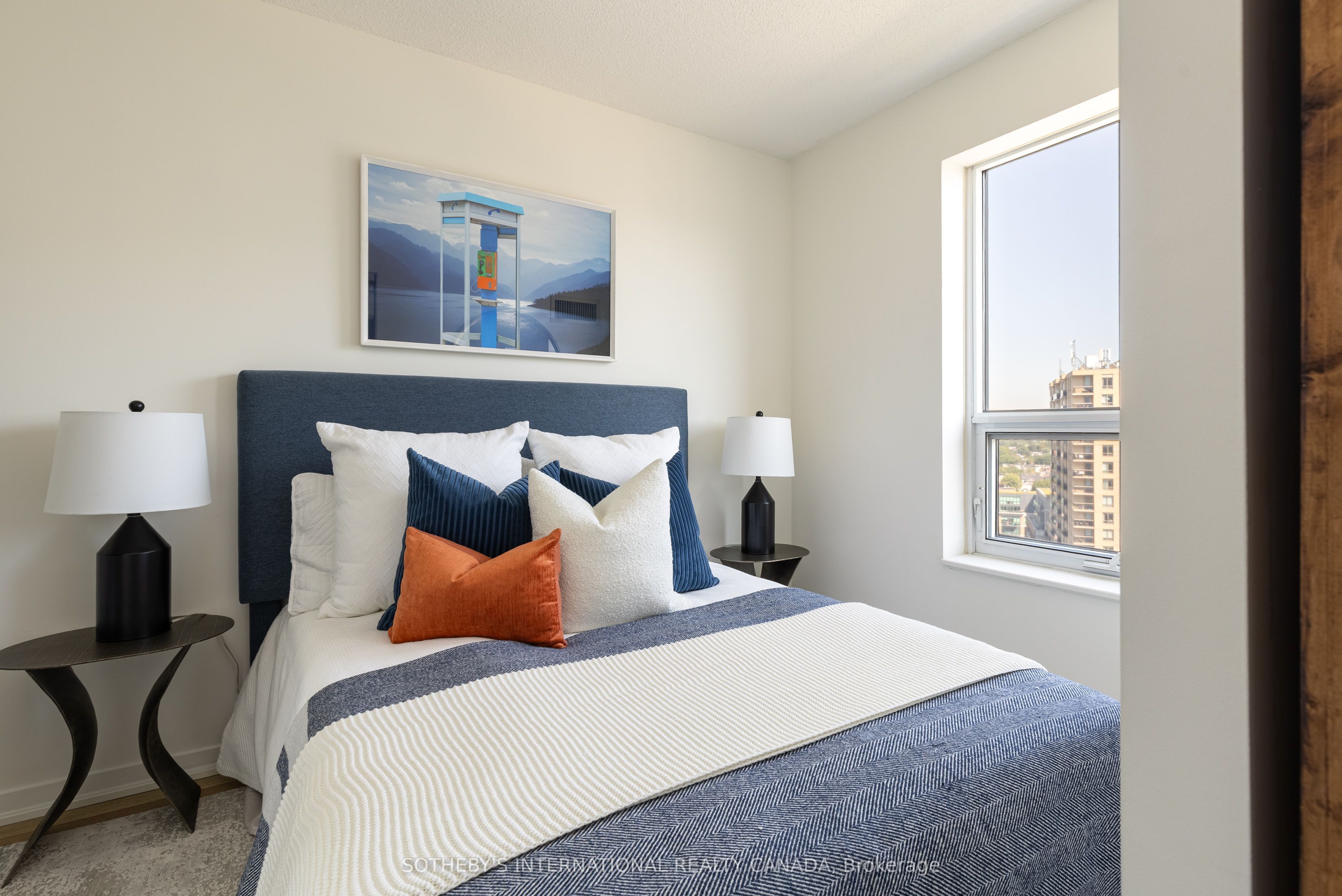38 Joe Shuster Way 1619, Toronto, ON M6K 0A5 photo 4