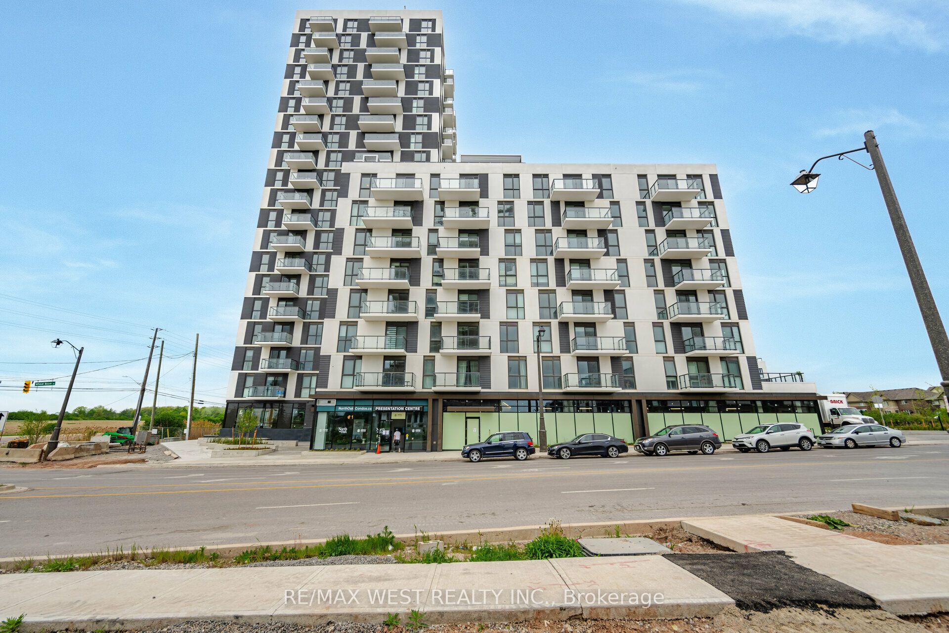 335 Wheat Boom Drive 714, Oakville, ON L6H 7X4 photo 2