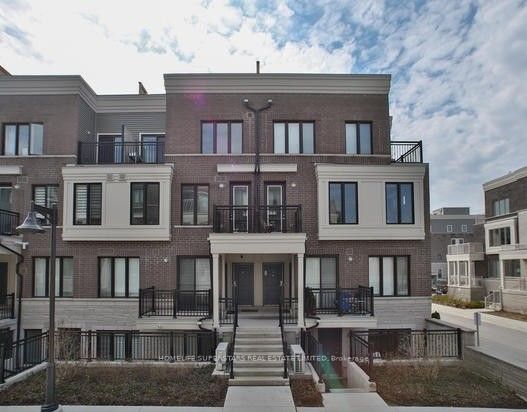 70 Eastwood Park Gardens Th 4, Toronto, ON M8W 0B2