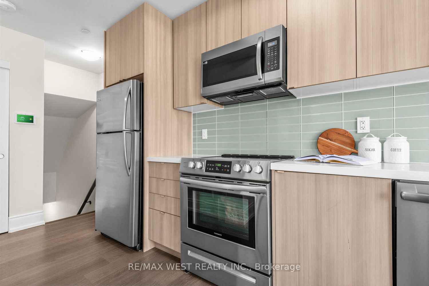 1150 Briar Hill Avenue 303, Toronto, ON M6B 0A9 photo 5