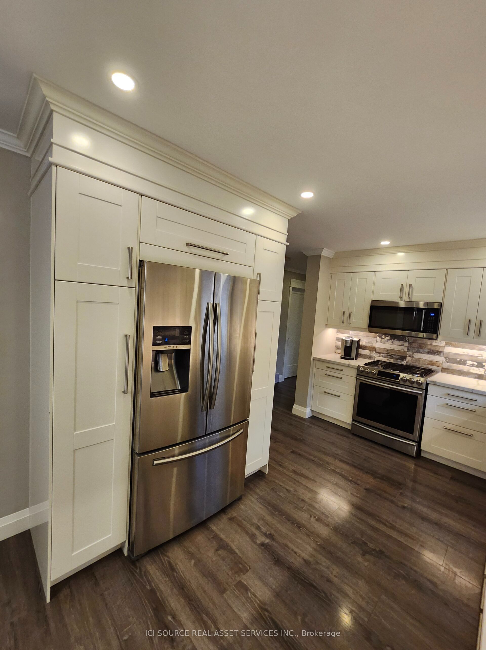699 Castleguard Crescent, Burlington, ON L7N 2W7 photo 4