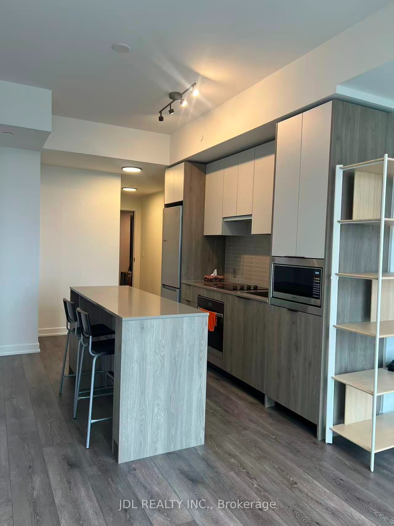 1007 Queensway Street 1007, Toronto, ON M8Z 6C7 photo 3