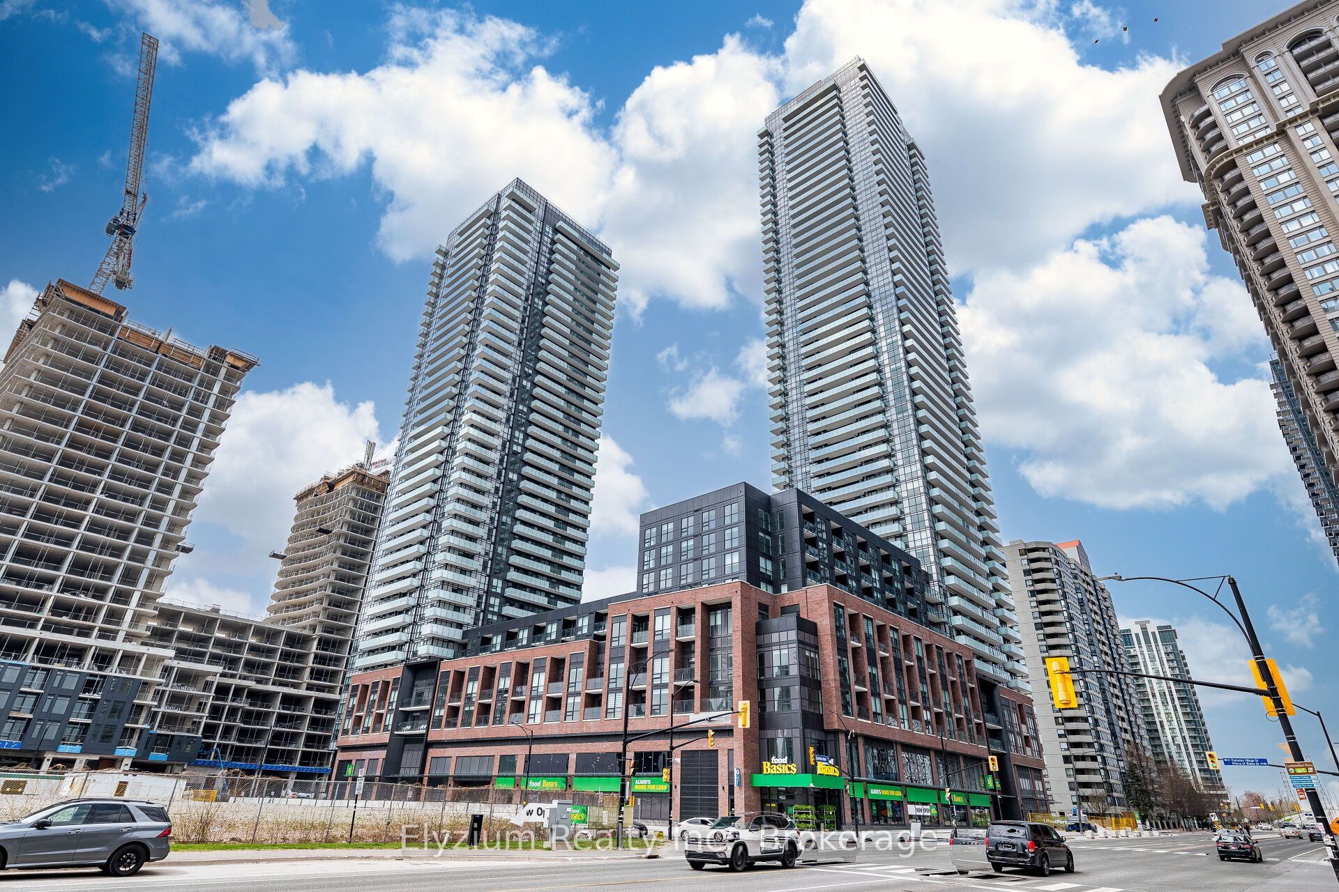 4130 Parkside Village Drive 2708, Mississauga, ON L5B 3M8