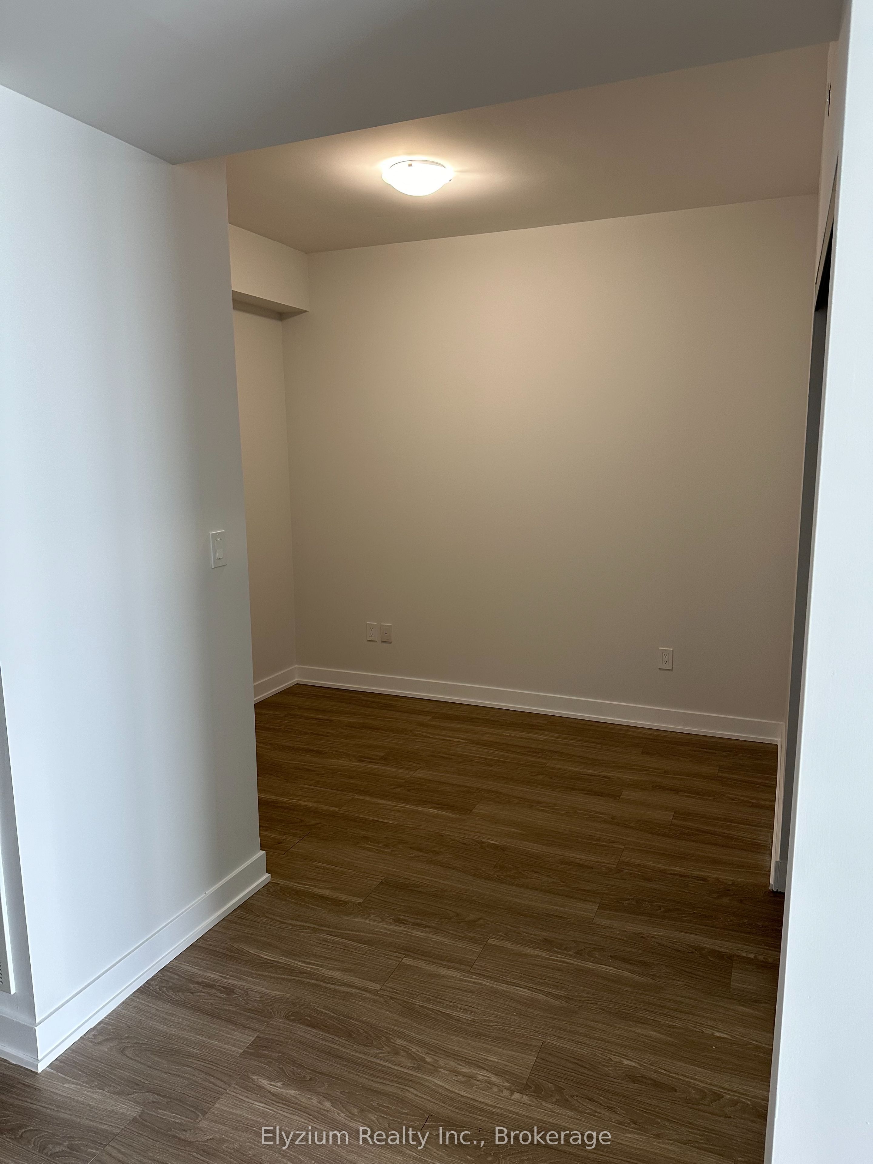 4130 Parkside Village Drive 2708, Mississauga, ON L5B 3M8 photo 4