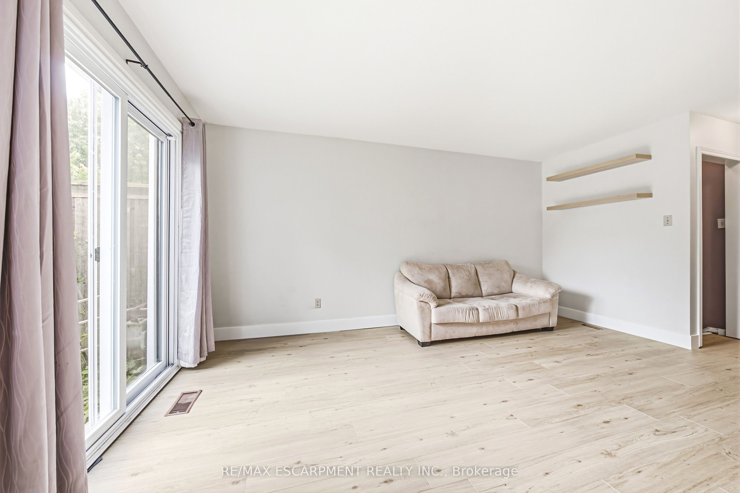 564 Sheraton Road 14, Burlington, ON L7L 4B2 photo 5