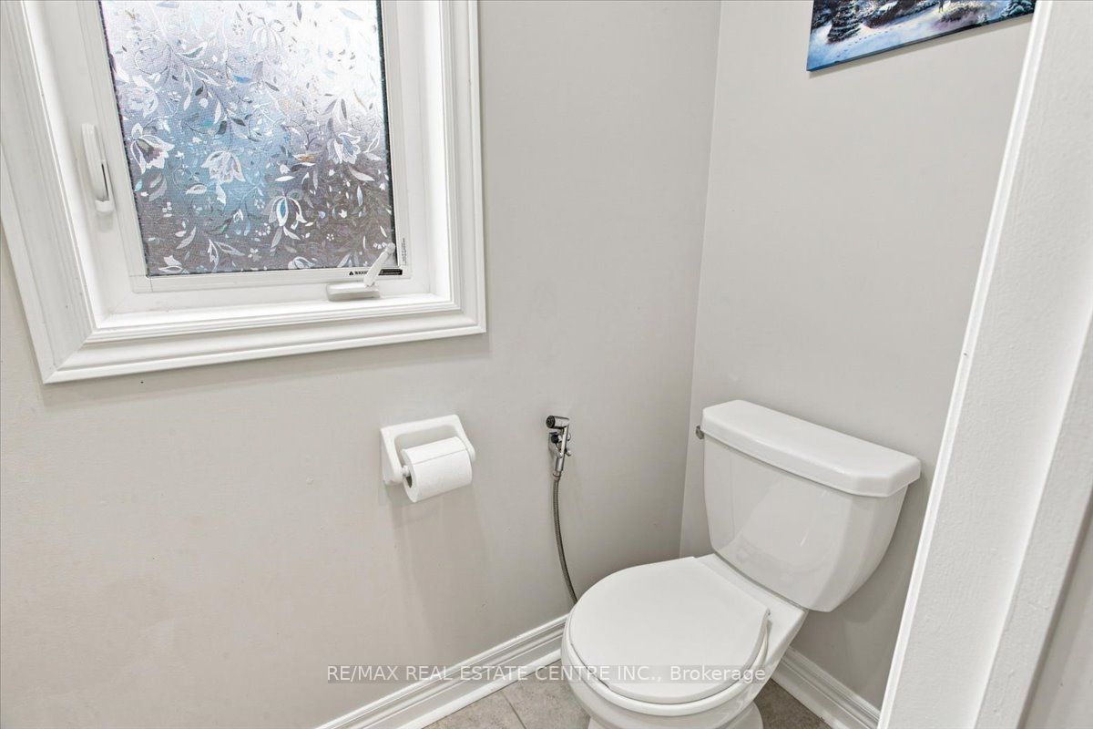 1053 Job Crescent, Milton, ON L9T 8V6 photo 5