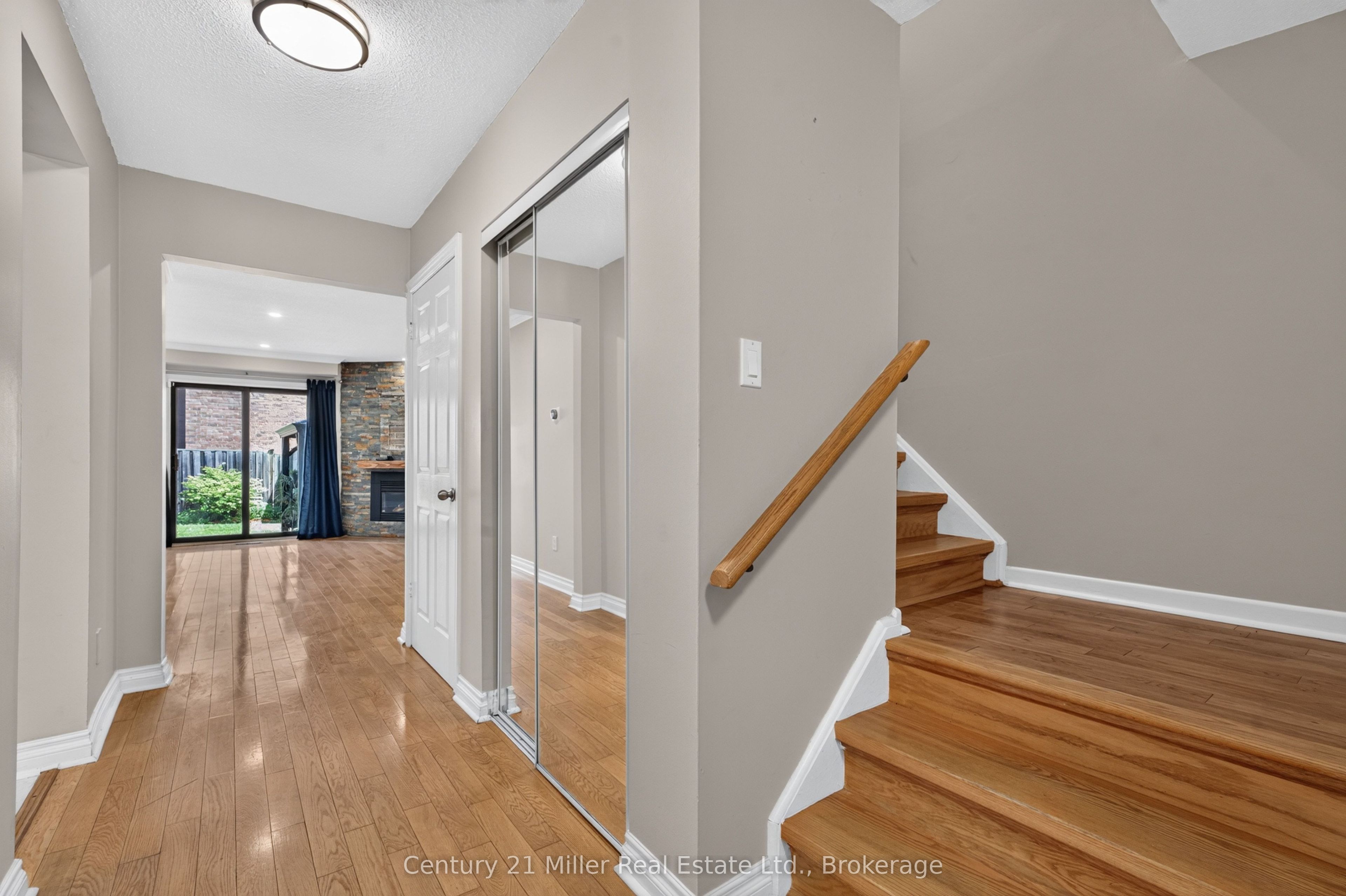 1162 Avondale Drive, Oakville, ON L6H 5L5 photo 5