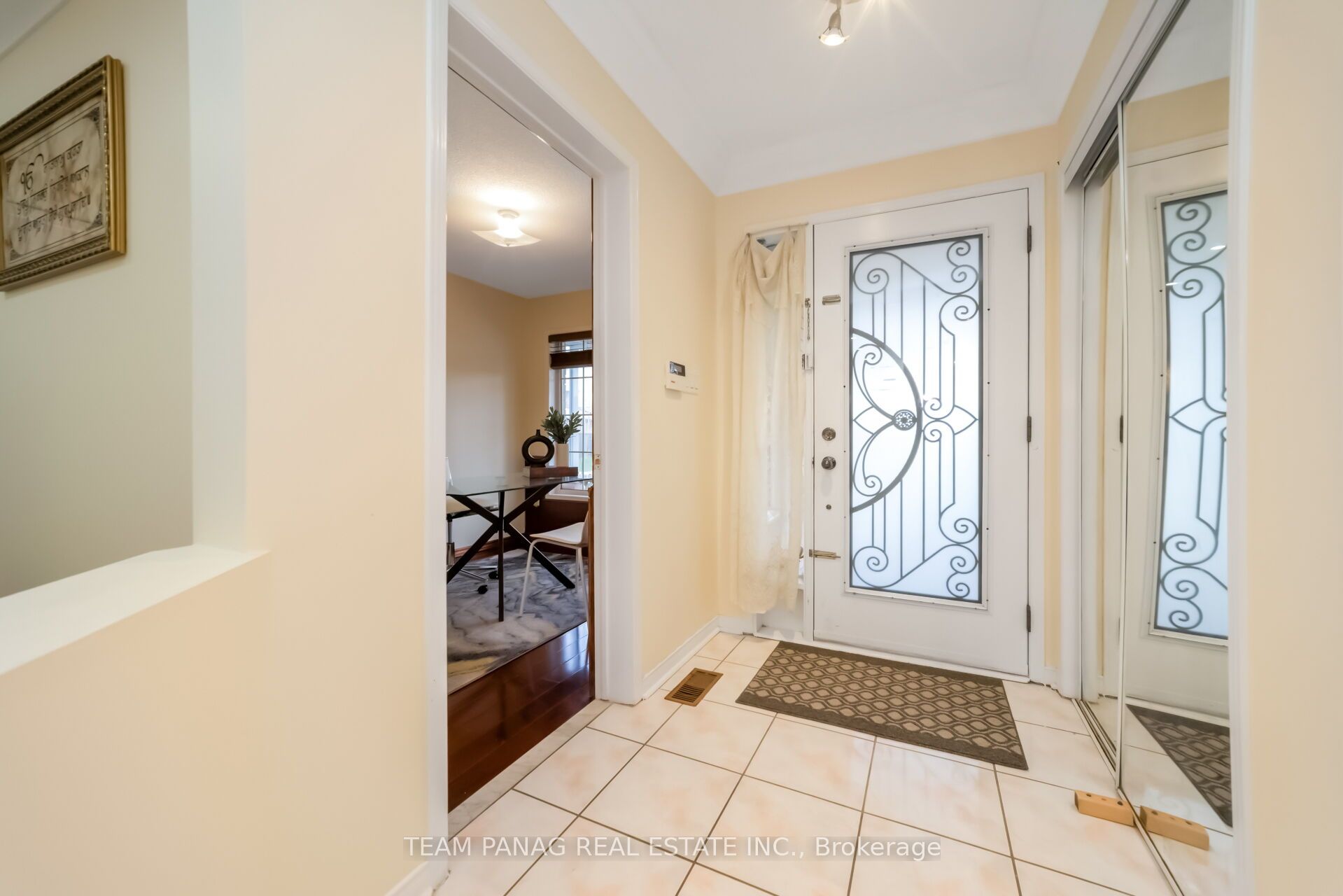 10 Hollowgrove Boulevard, Brampton, ON L6P 1B2 photo 5