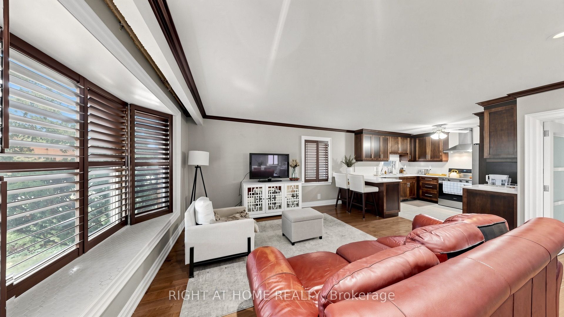 87 Riverdale Drive, Toronto, ON M9V 2T8 photo 3