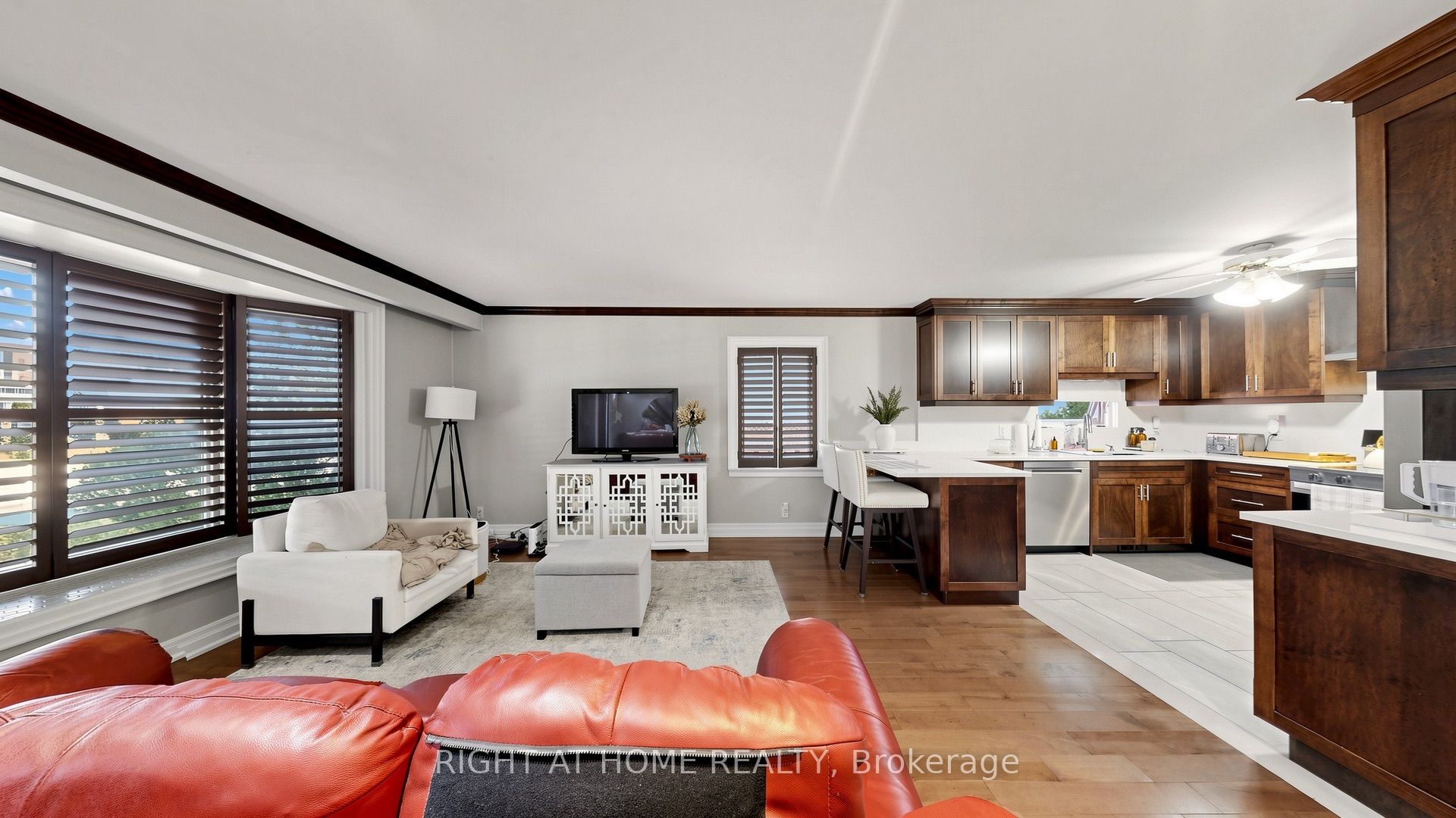 87 Riverdale Drive, Toronto, ON M9V 2T8 photo 4