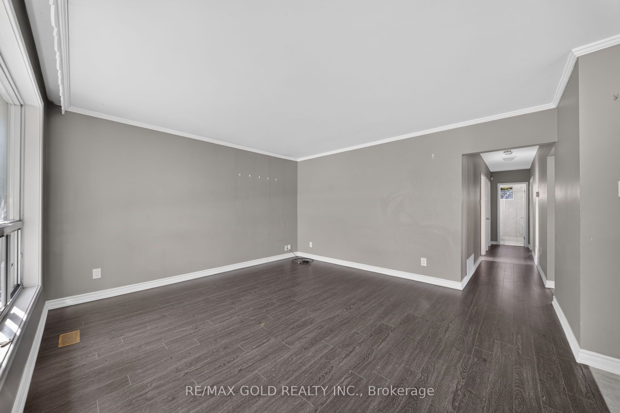 204 Taysham Crescent Upper, Toronto, ON M9V 1X7 photo 4