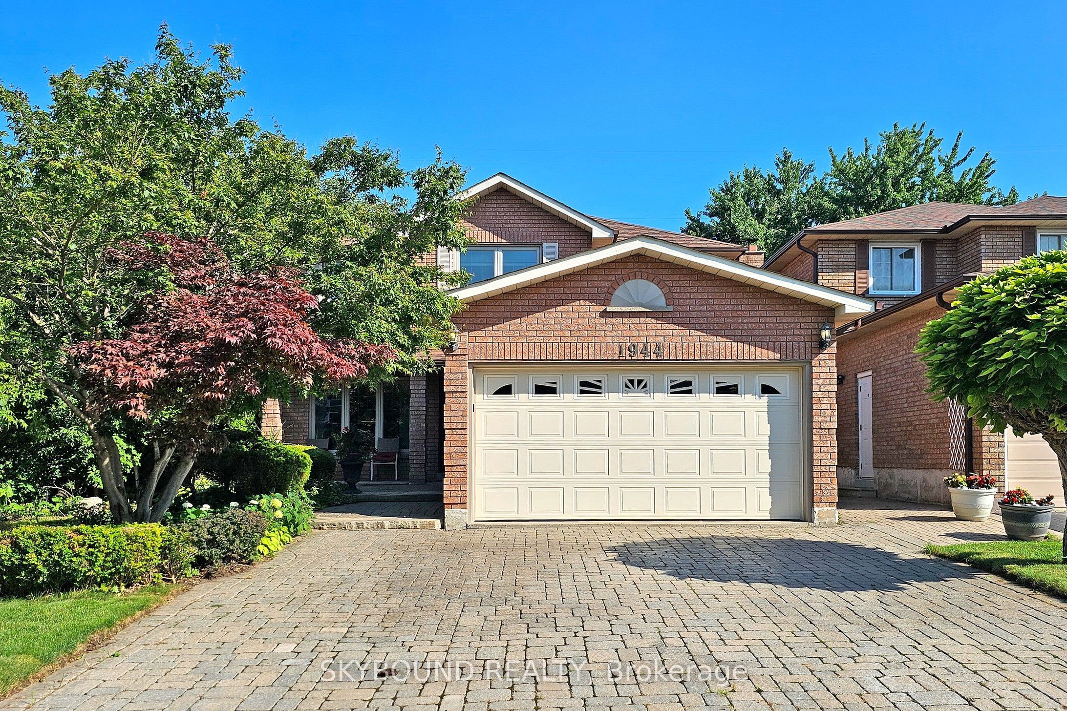 1944 Aldermead Road, Mississauga, ON L5M 3A1 photo 2