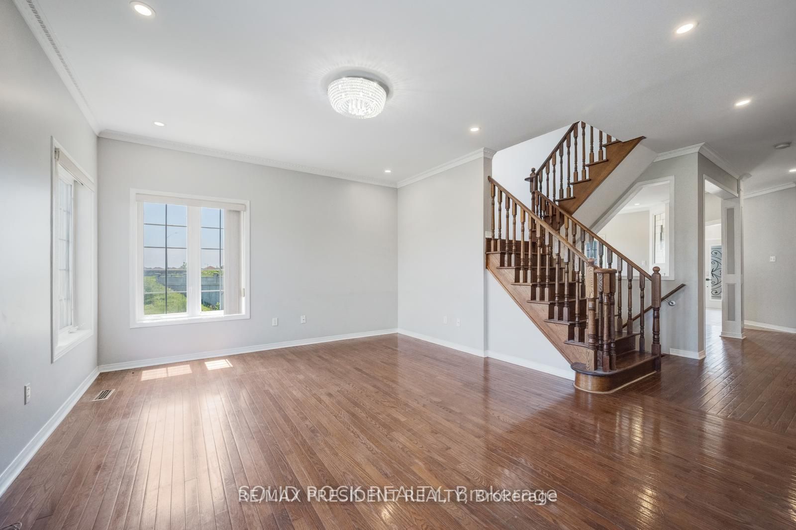 15 Roundstone Drive, Brampton, ON L6X 0K7 photo 5