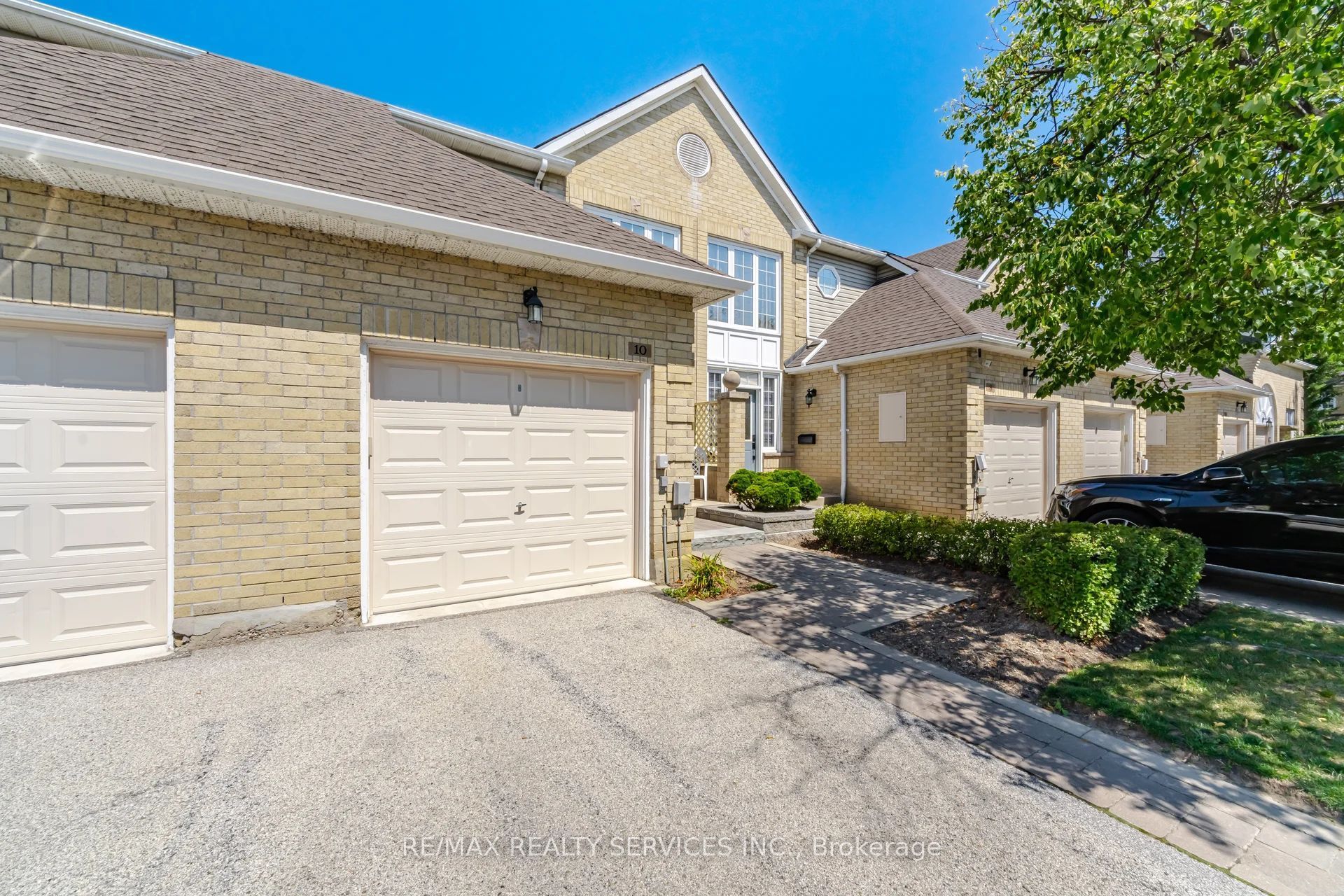 10 Hartnell Square, Brampton, ON L6S 5W7 photo 2