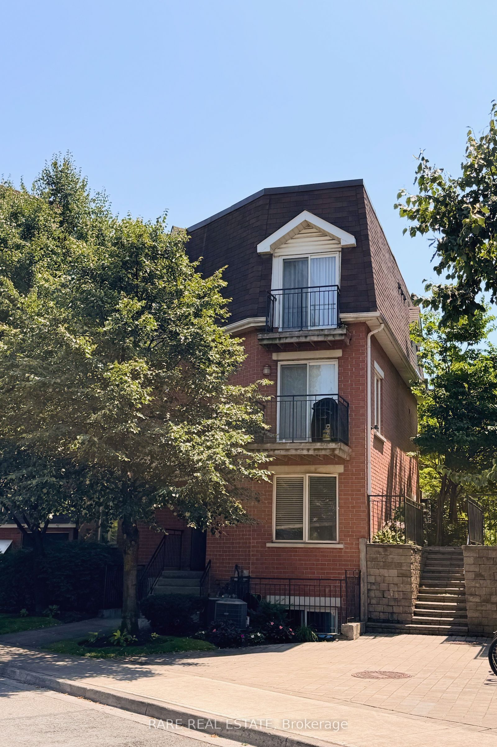 50 Joe Shuster Way 220, Toronto, ON M6K 1Y8 photo 2