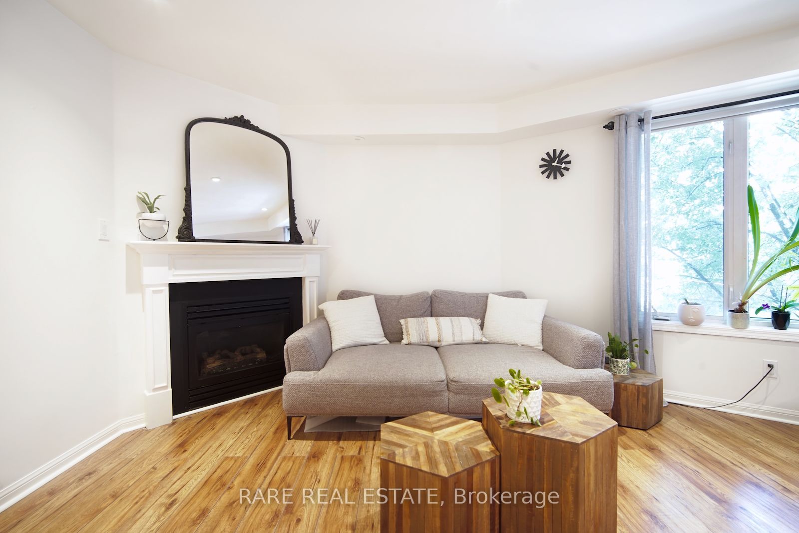 50 Joe Shuster Way 220, Toronto, ON M6K 1Y8 photo 4