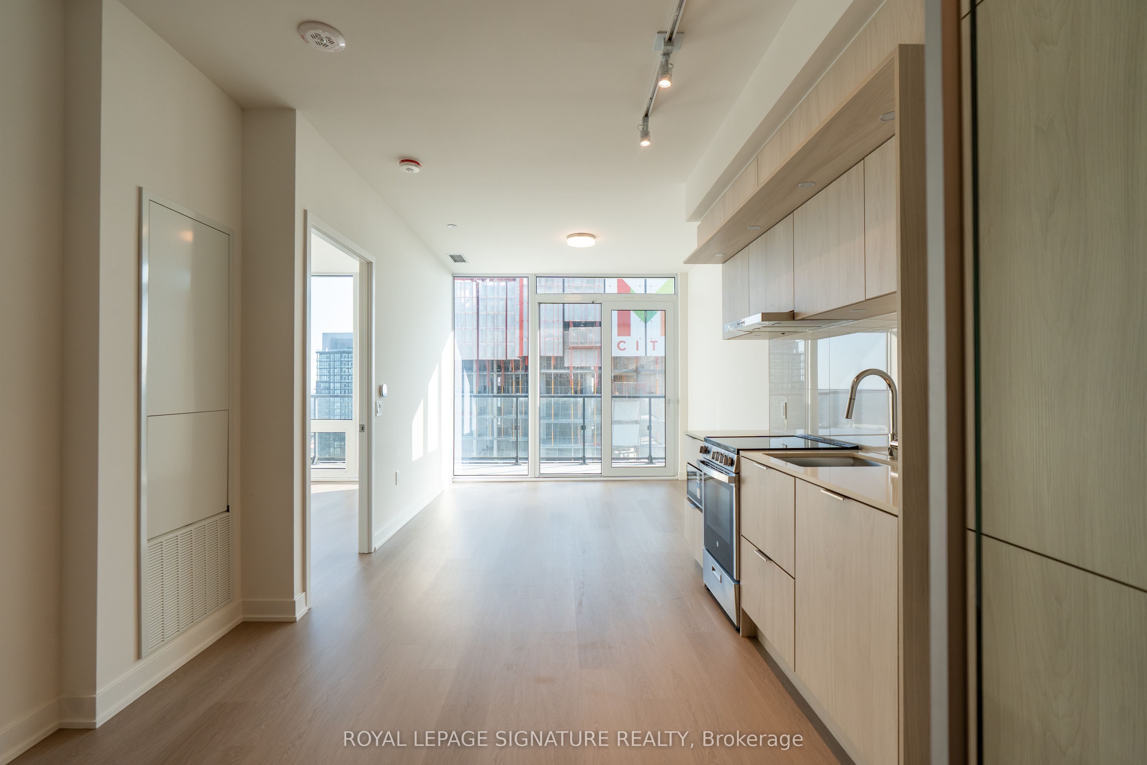 448 Burnhamthorpe Road W 4312, Mississauga, ON L5B 0R4 photo 4