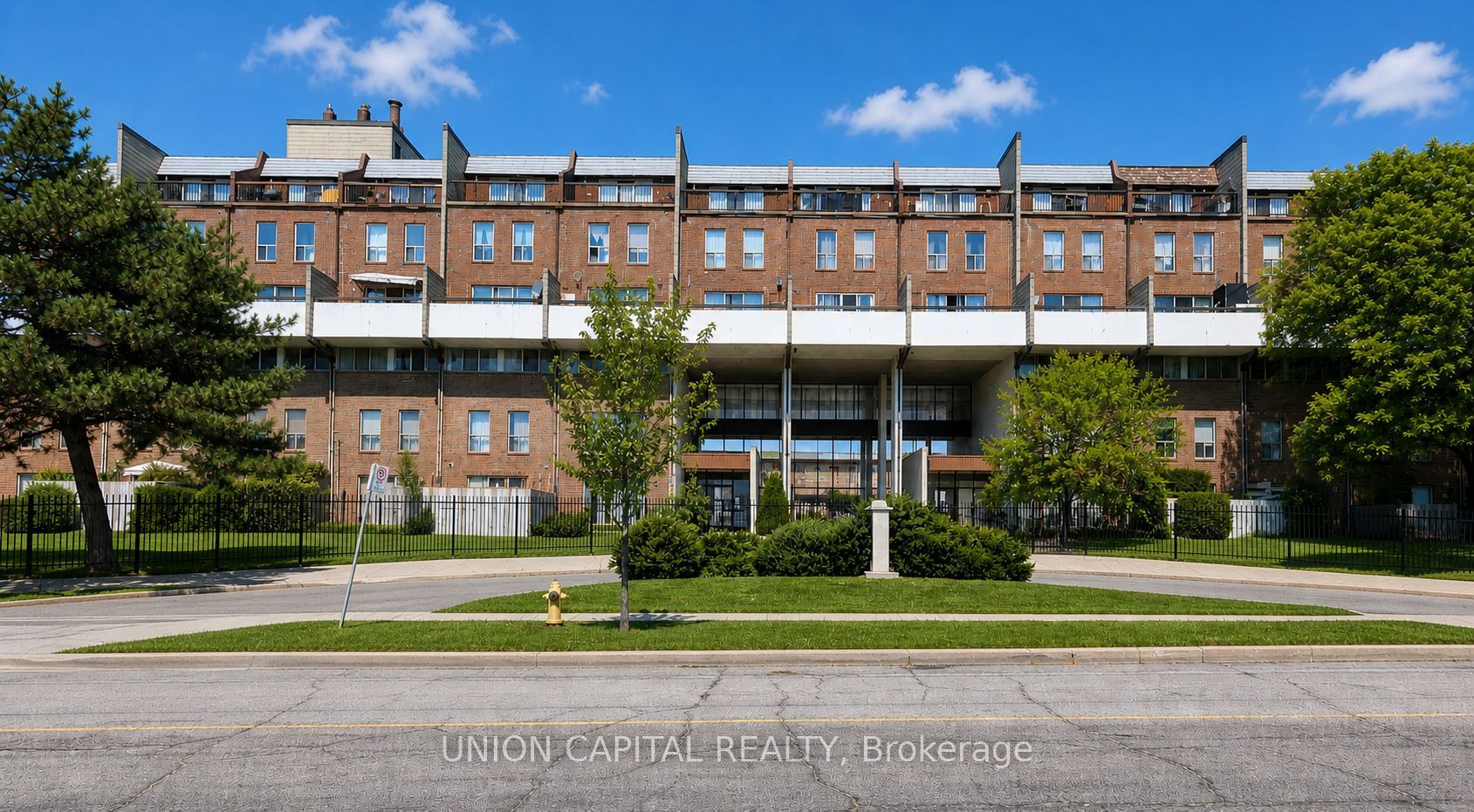 10 Eddystone Avenue 167, Toronto, ON M3N 2T2