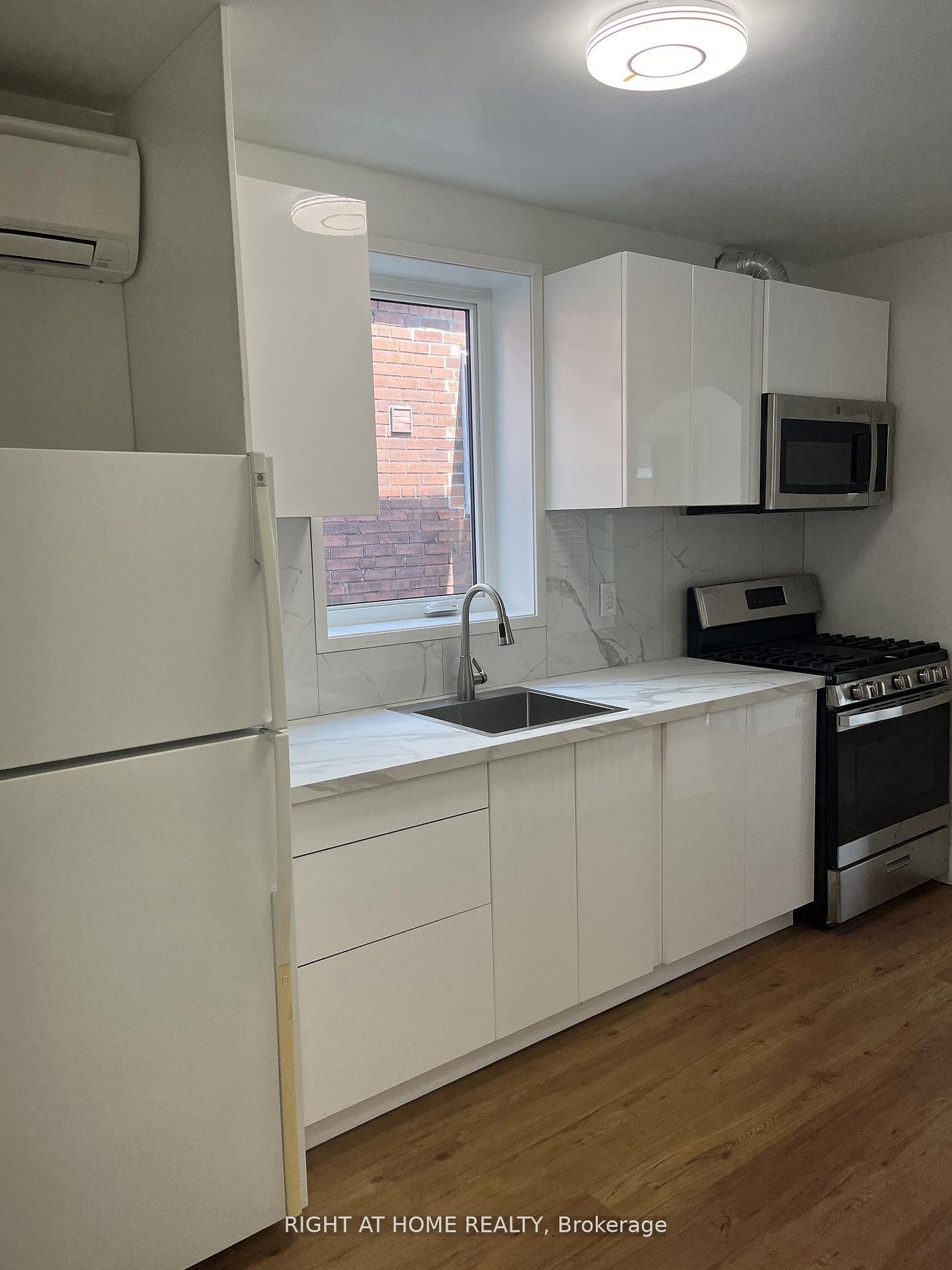 55 Beresford Avenue, Toronto, ON M6S 3C2 photo 5