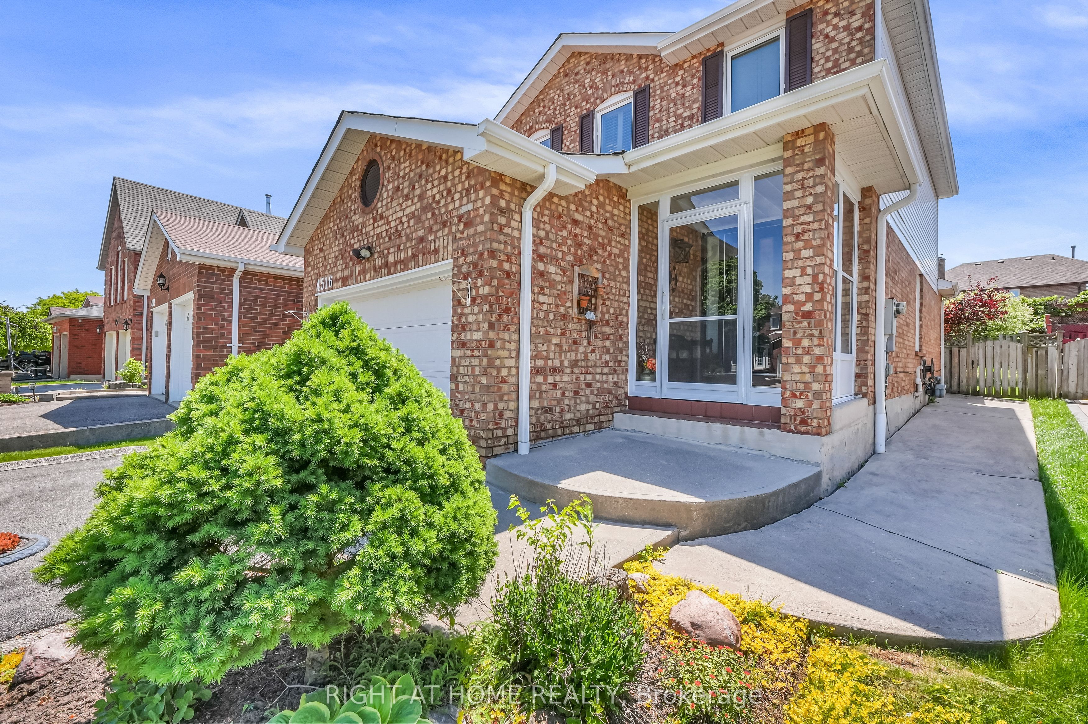 4516 Donegal Drive, Mississauga, ON L5M 4G9 photo 4