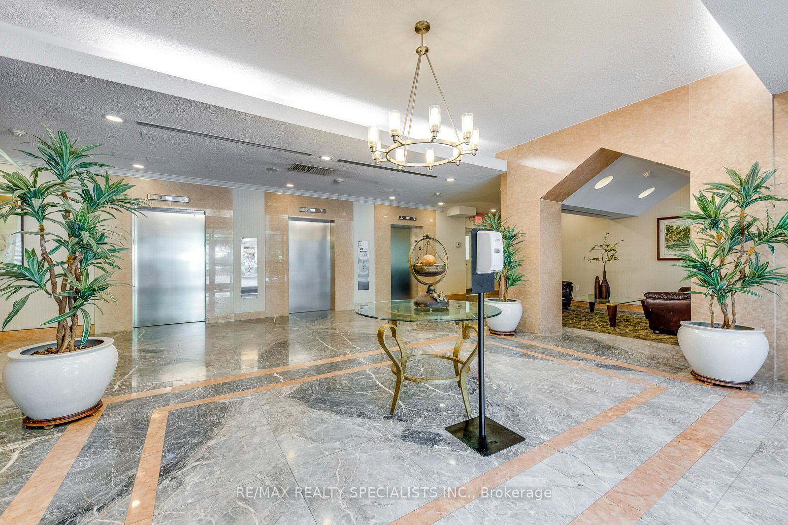 2177 Burnhamthorpe Road 1112, Mississauga, ON L5L 5P9 photo 5