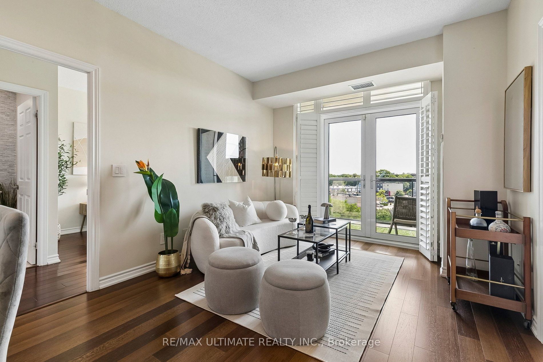 1135 Royal York Road 501, Toronto, ON M9A 0C3 photo 2