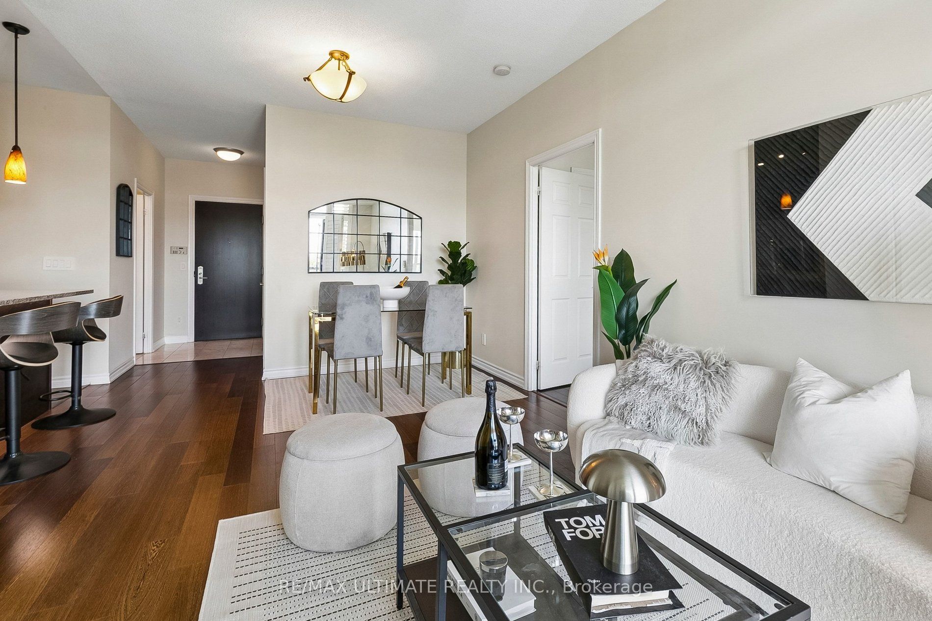 1135 Royal York Road 501, Toronto, ON M9A 0C3 photo 3